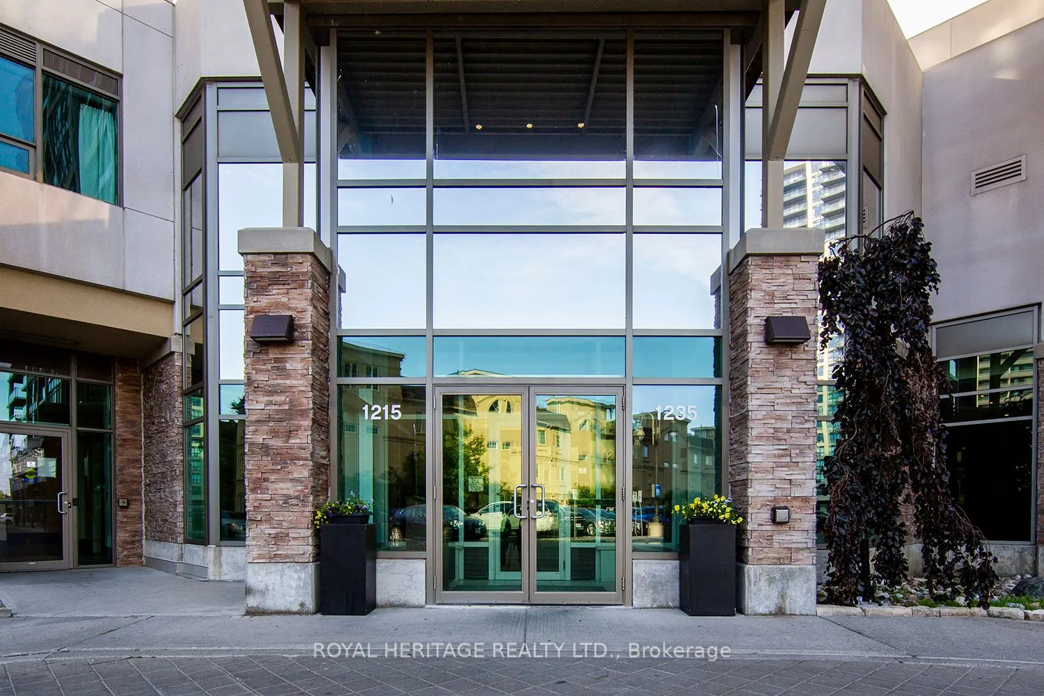 1235 bayly Street, #1409