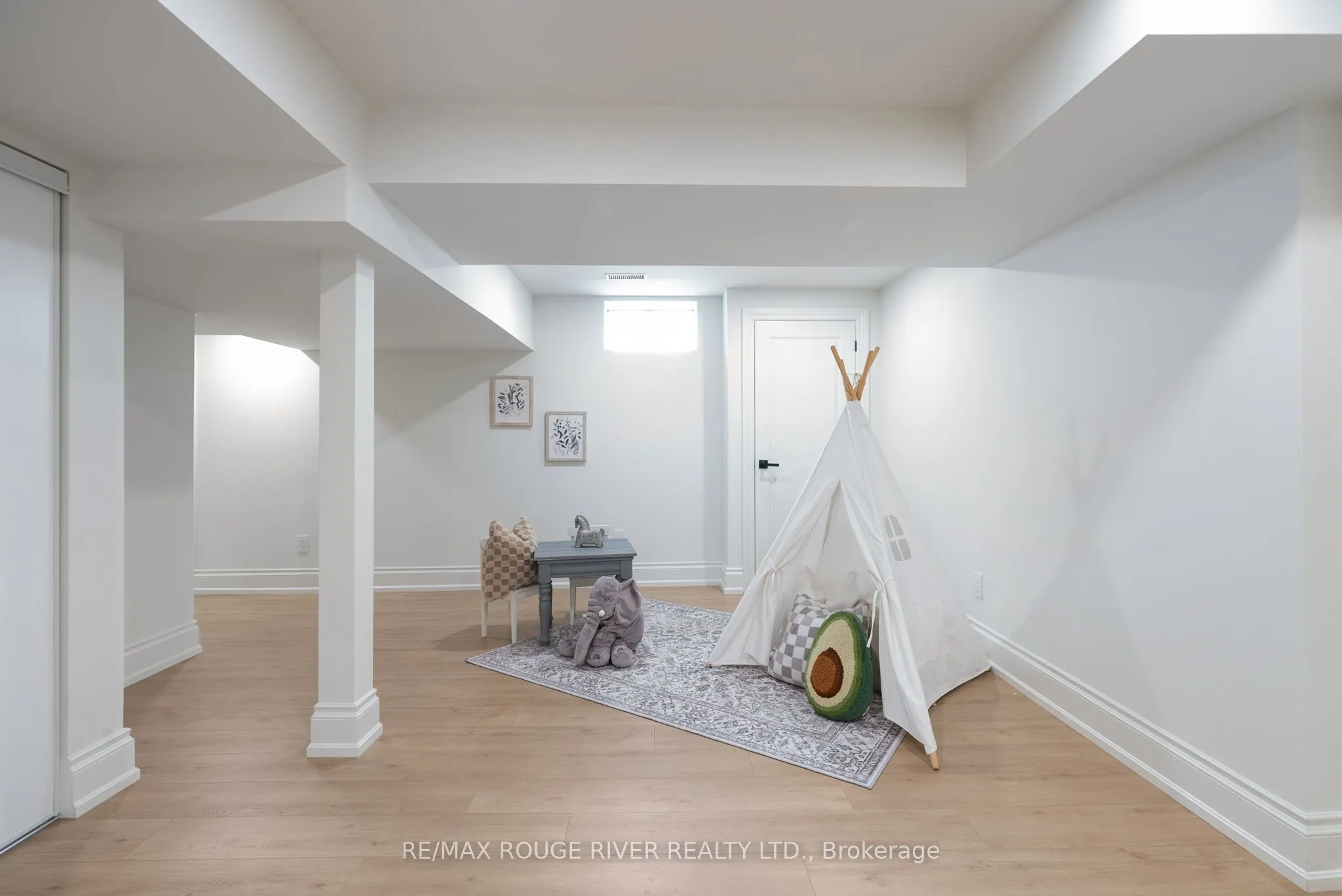 10 Sawyer Avenue