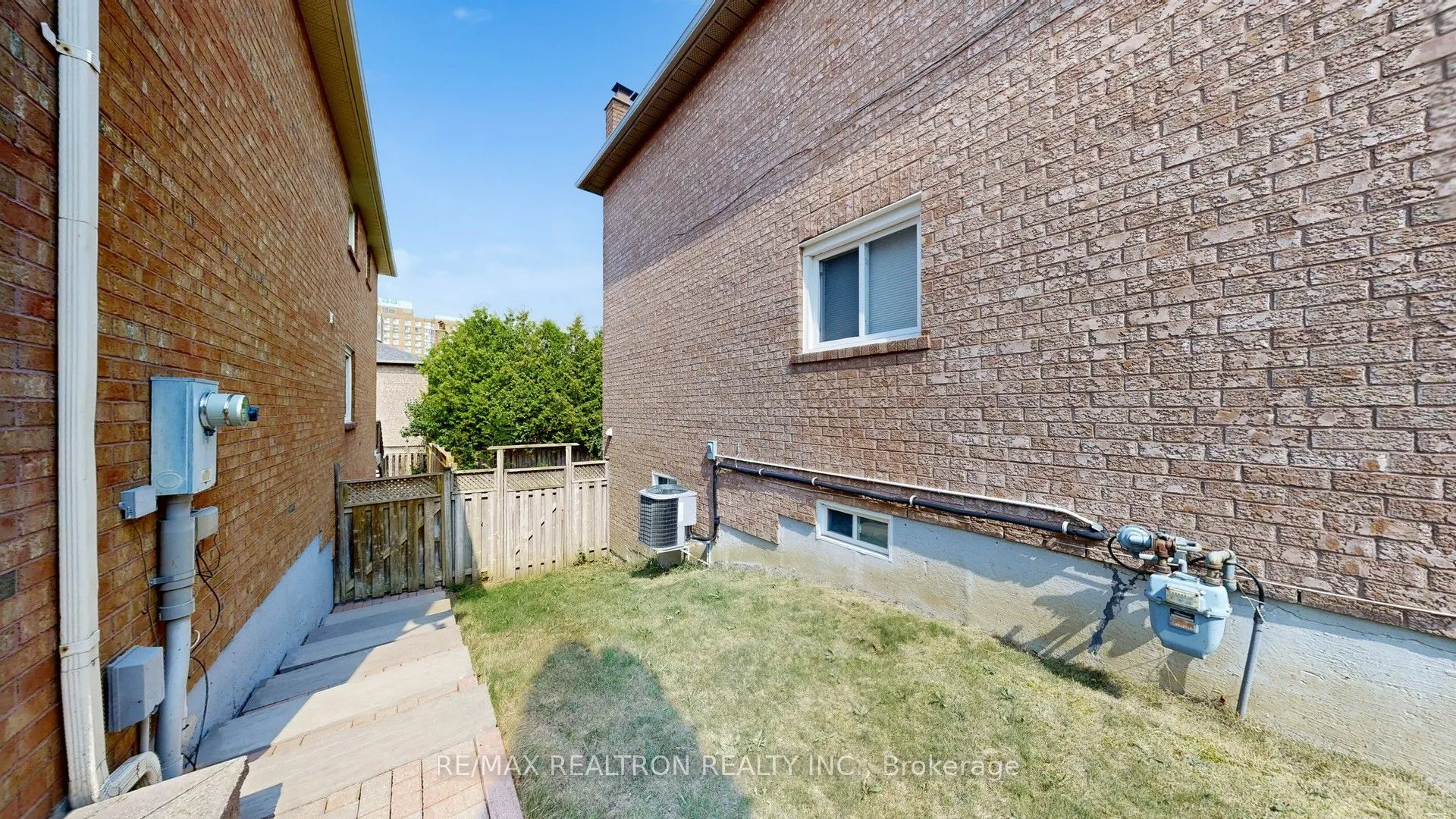 9 Cranston Manor Court