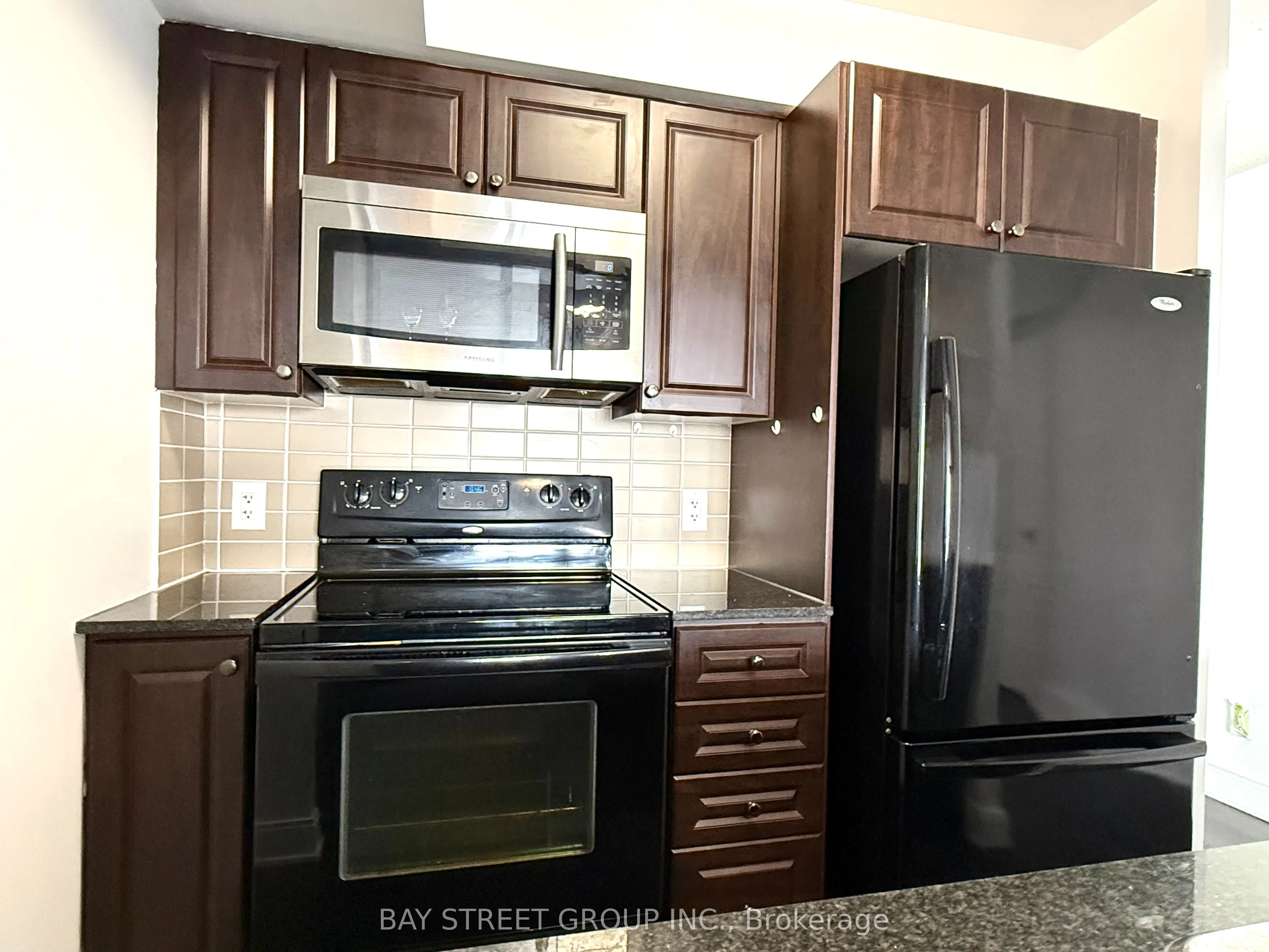 135 Village Green Sq, #2325