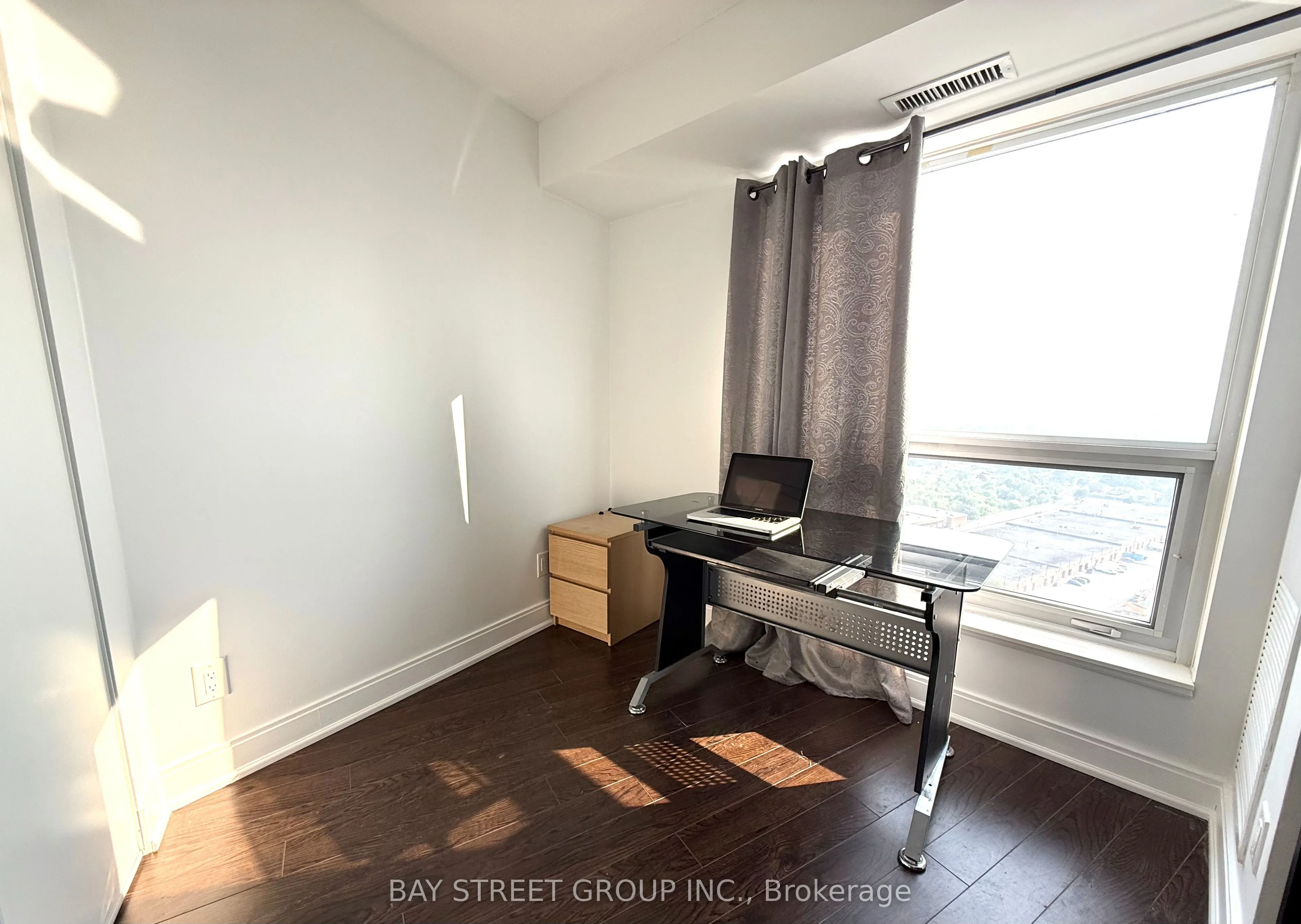 135 Village Green Sq, #2325