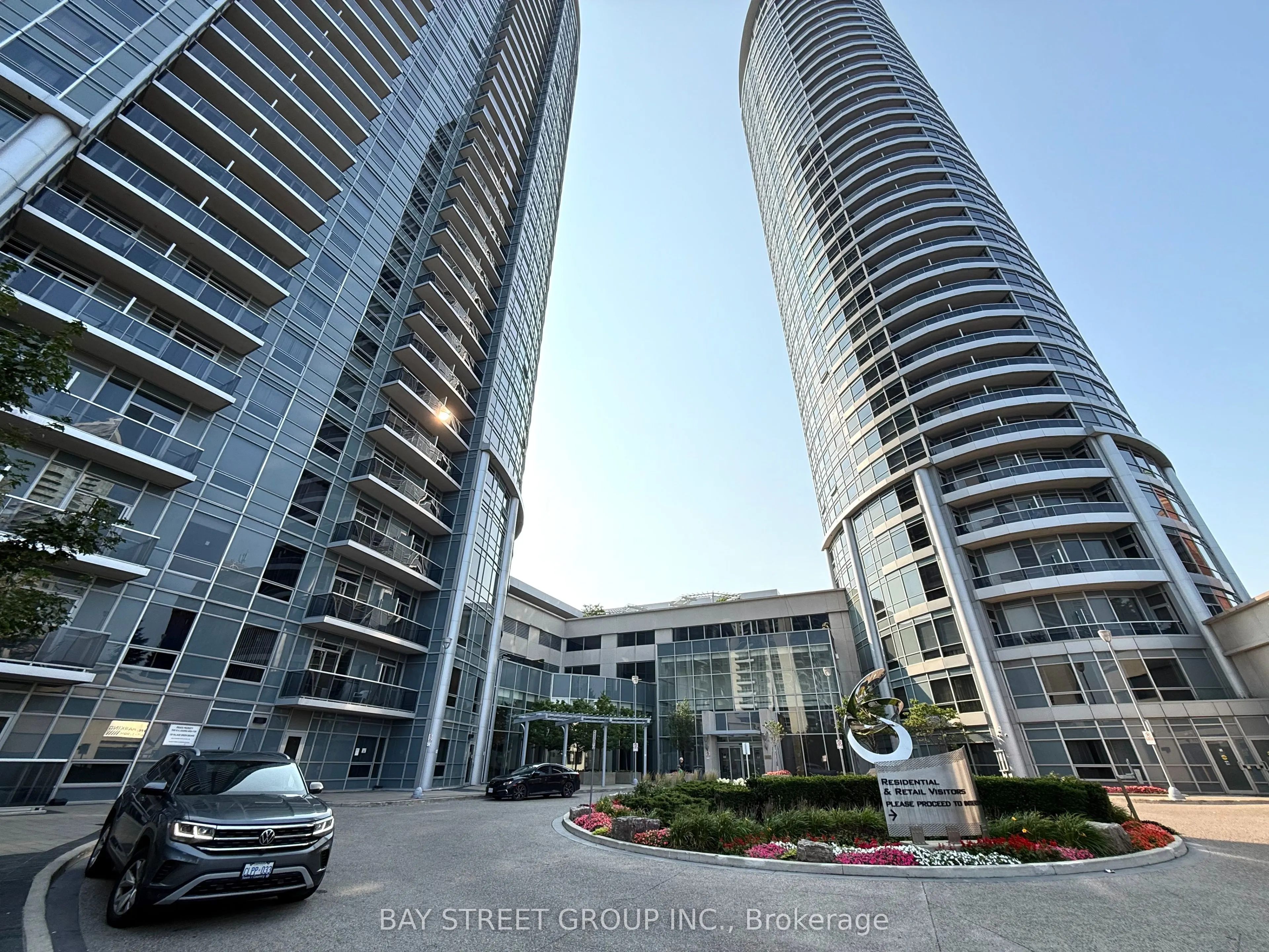 135 Village Green Sq, #2325