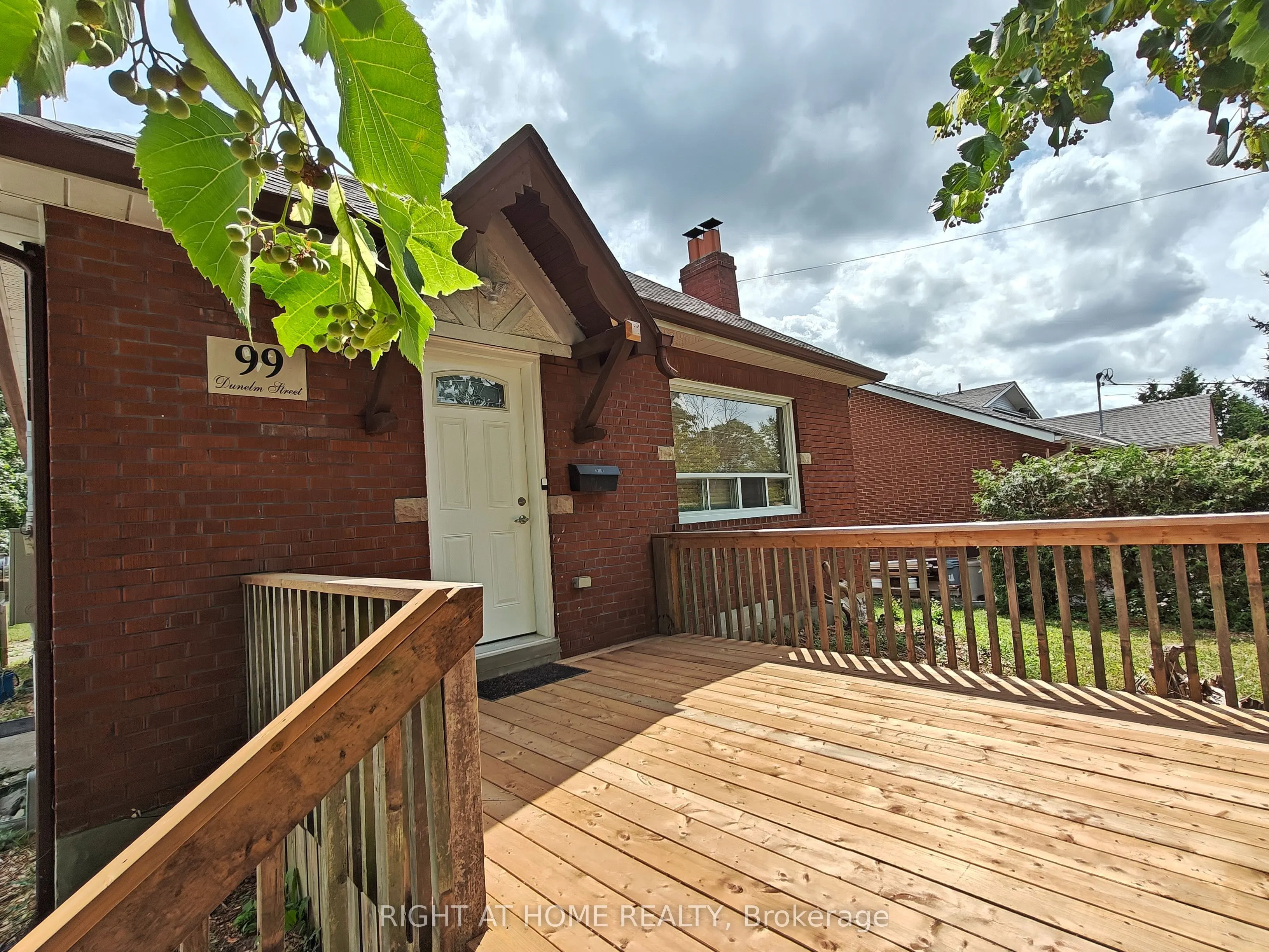 99 Dunelm Street