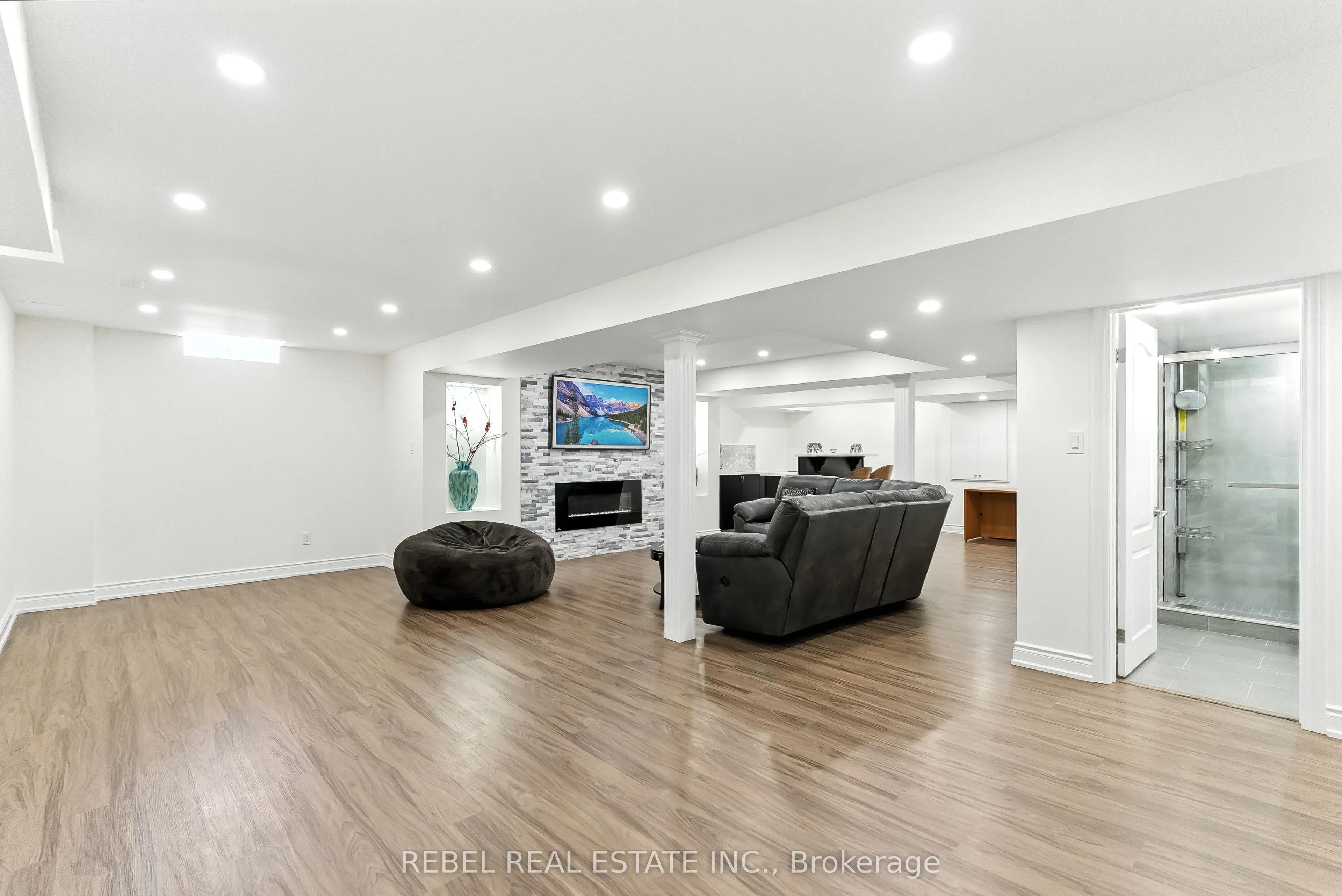 157 Kenneth Cole Drive