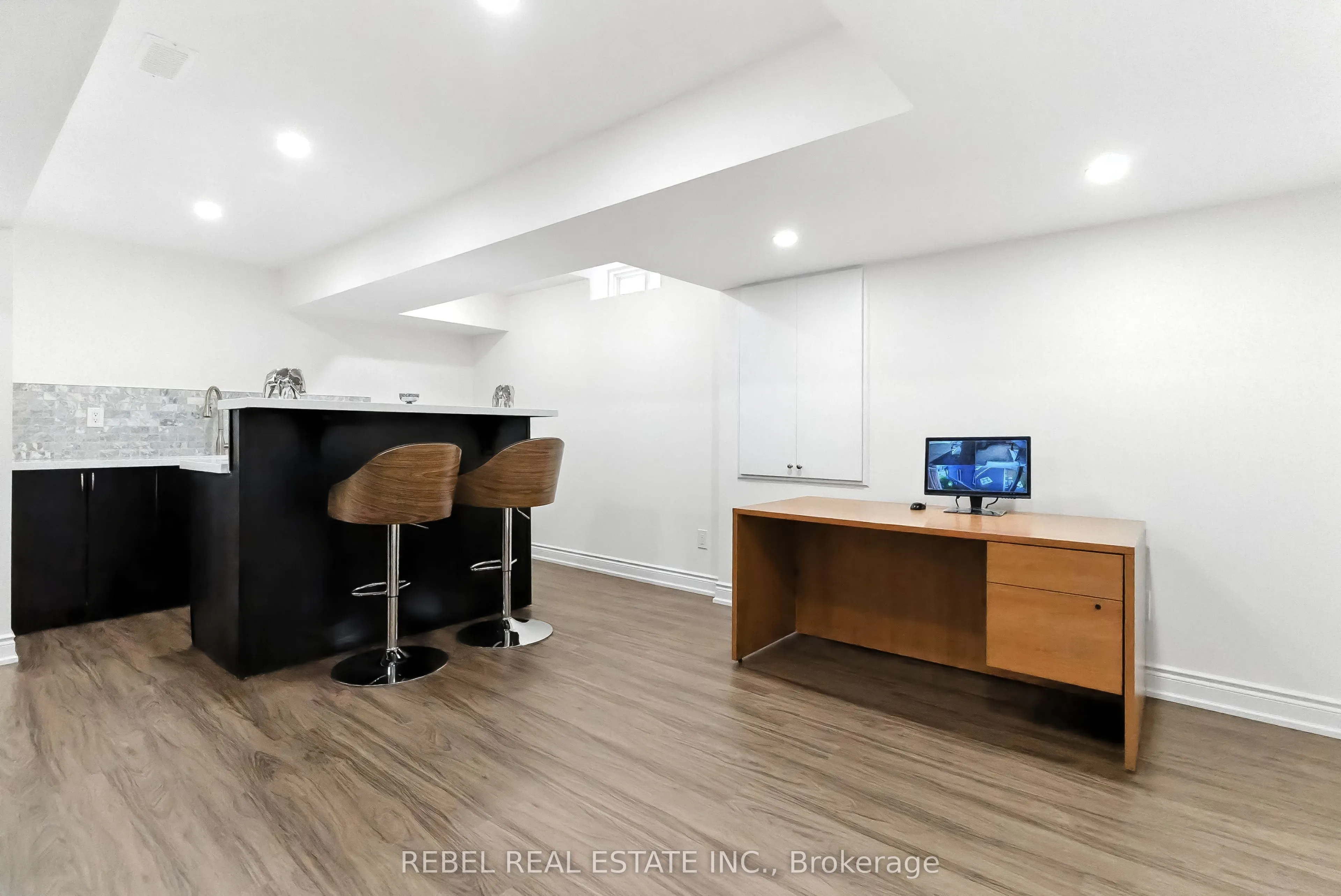 157 Kenneth Cole Drive