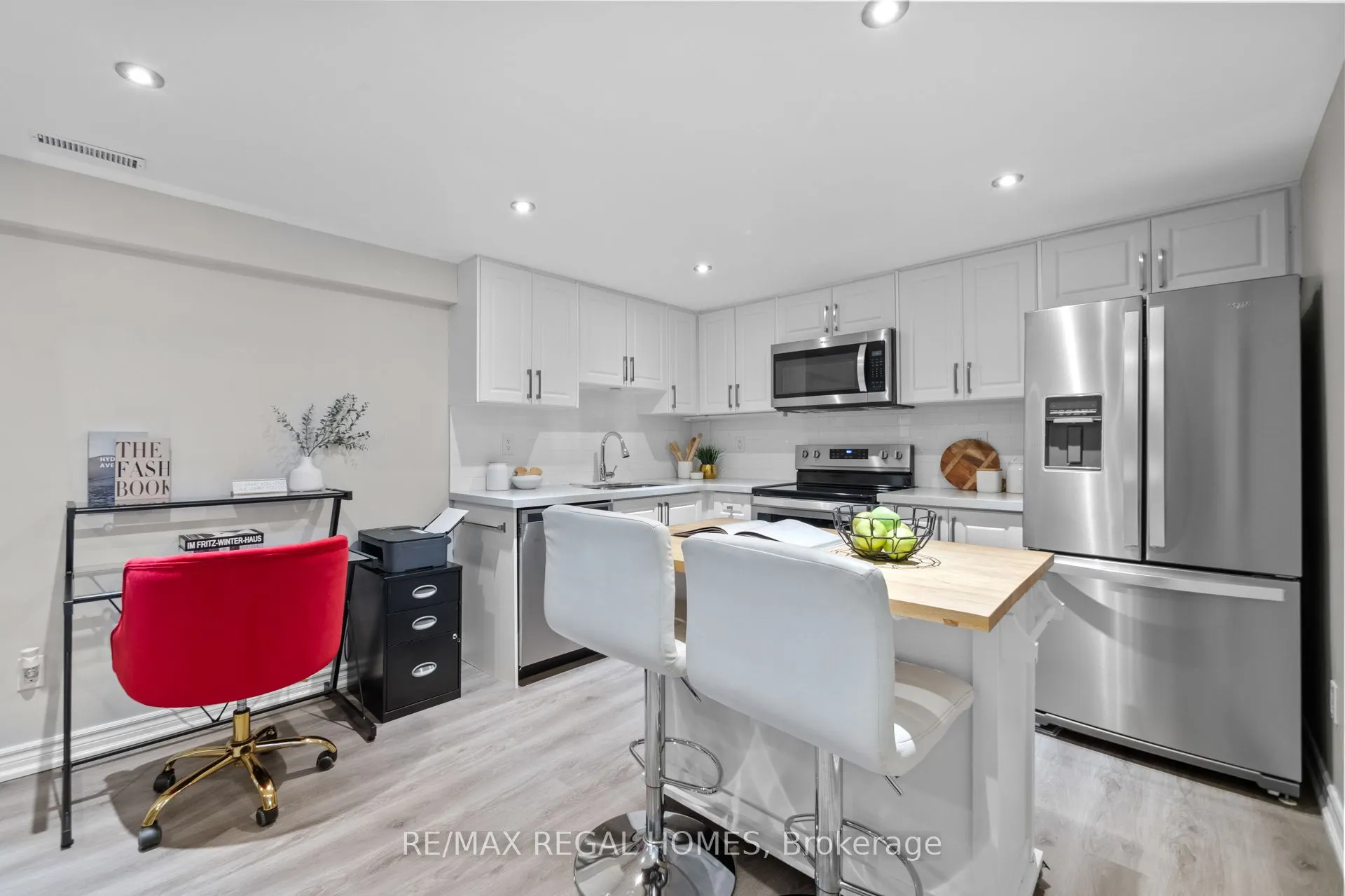 635 Capilano Crescent