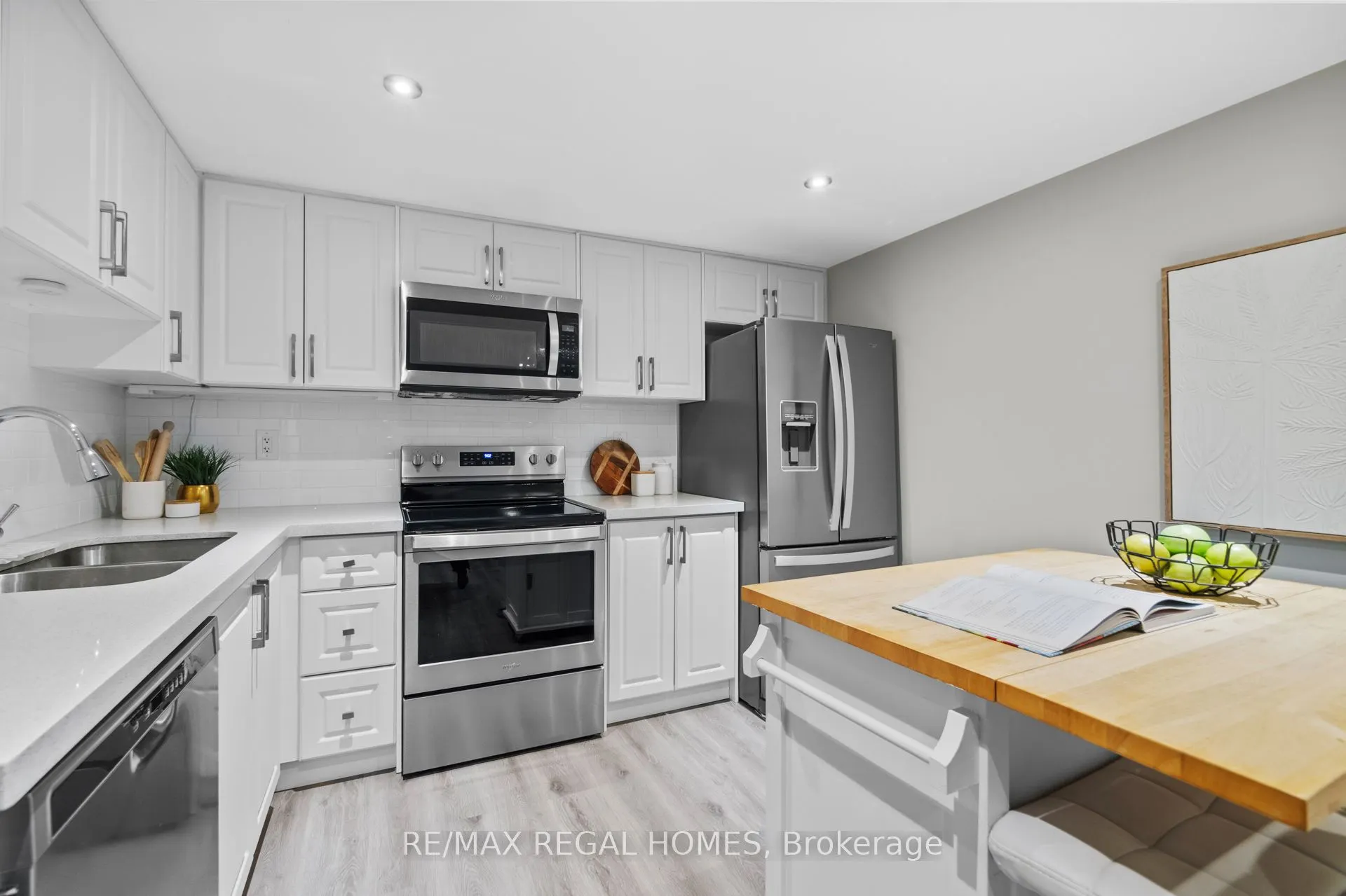 635 Capilano Crescent