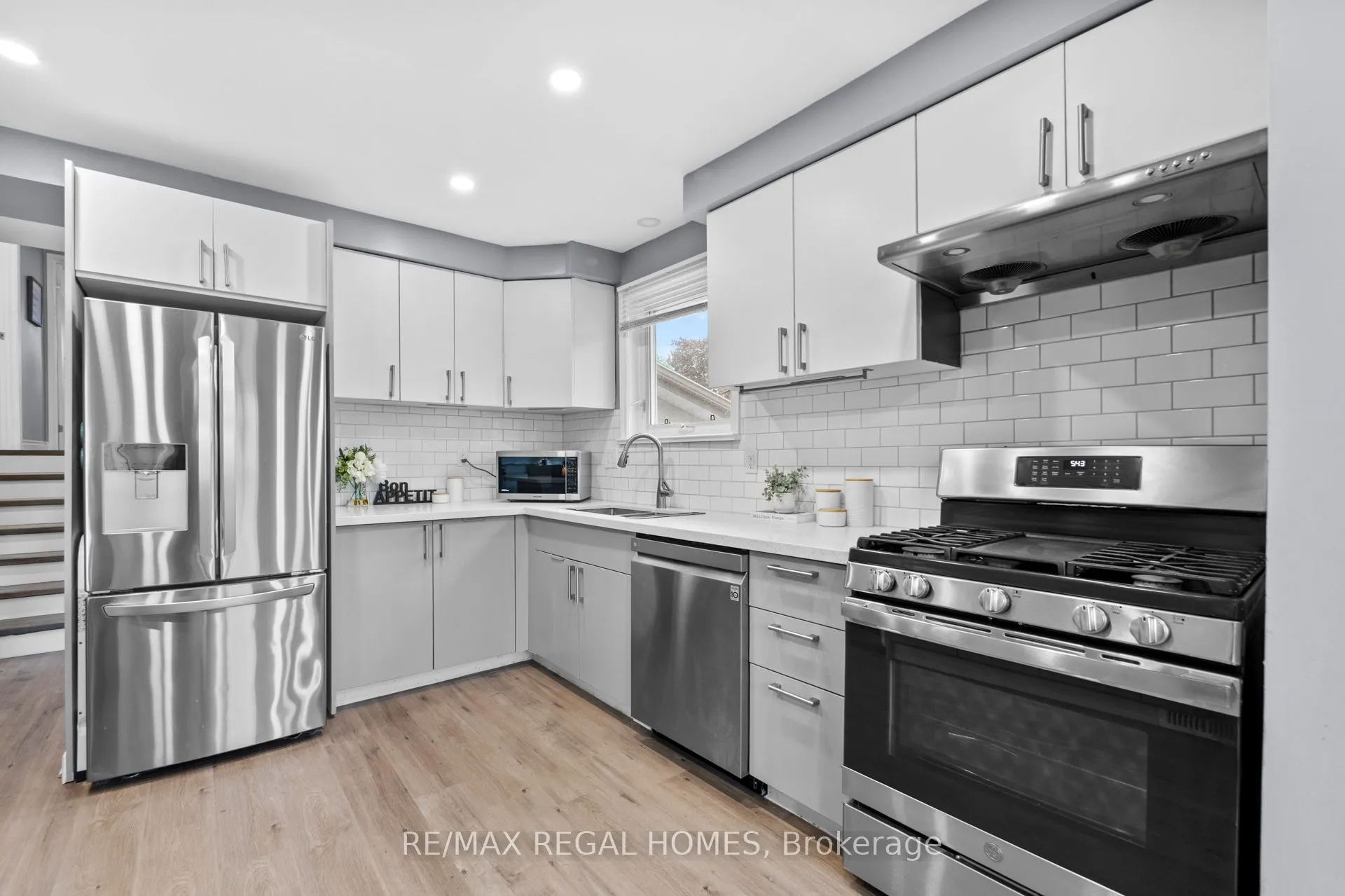 635 Capilano Crescent