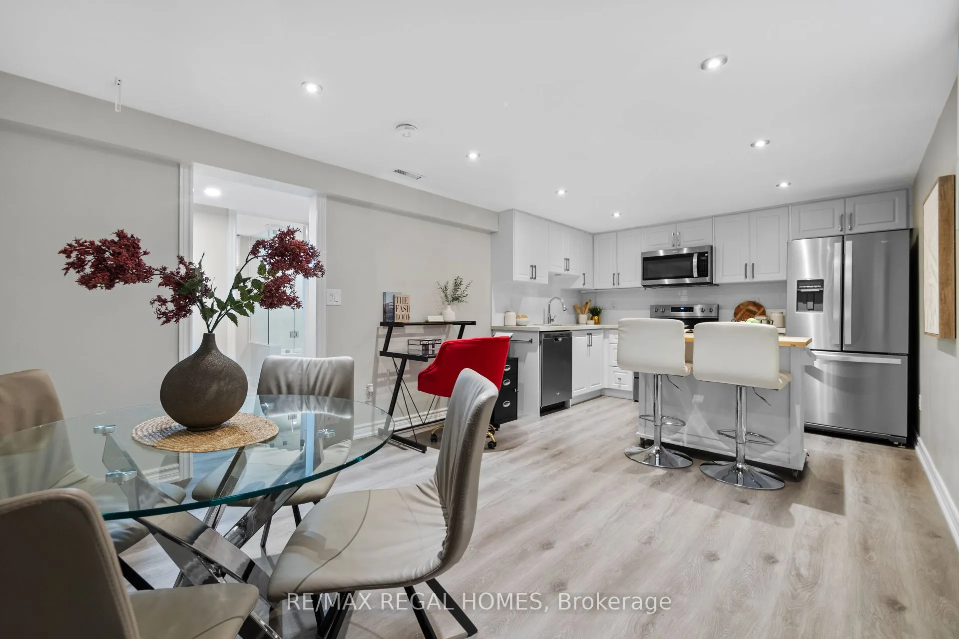 635 Capilano Crescent
