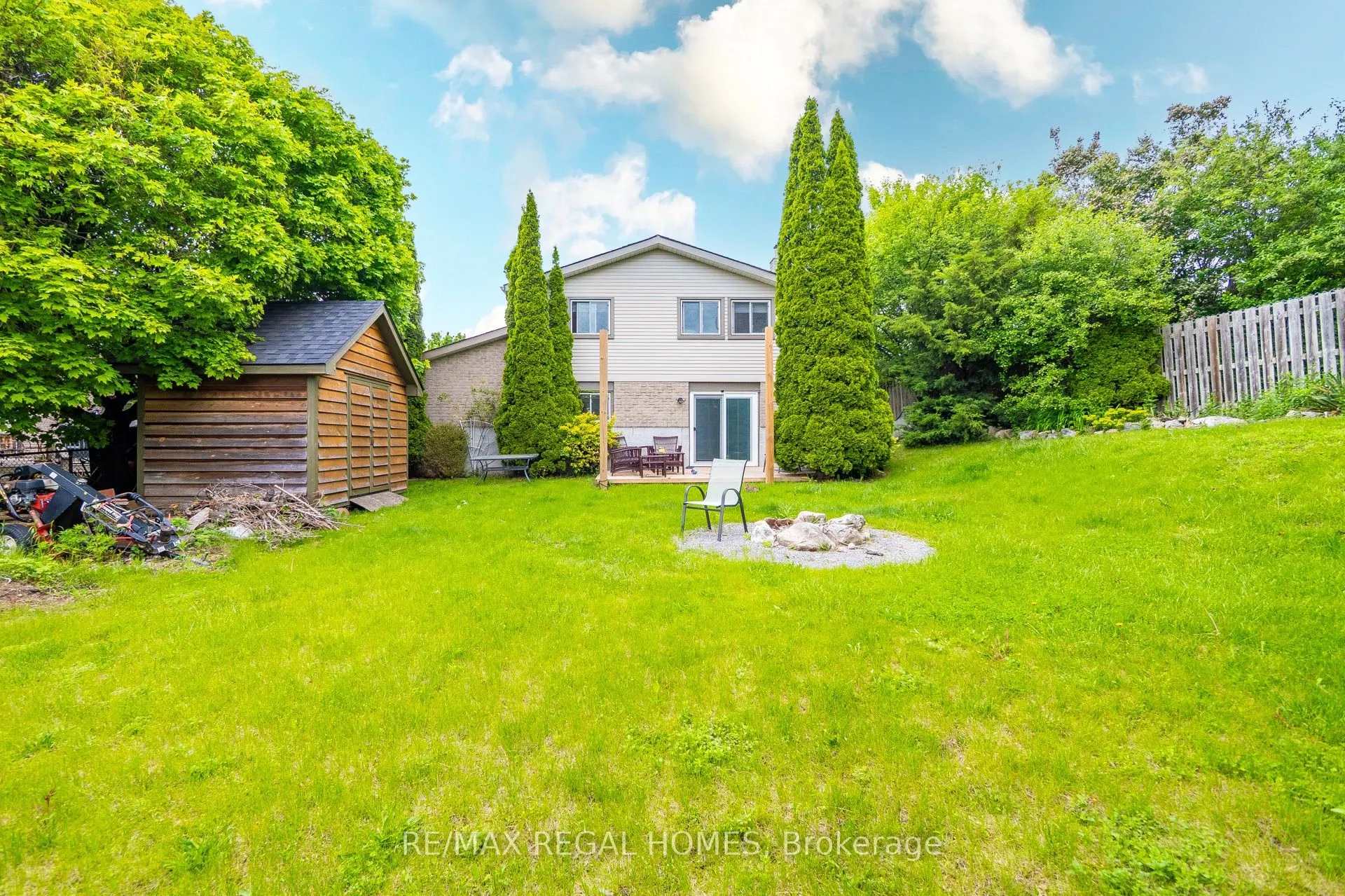 635 Capilano Crescent