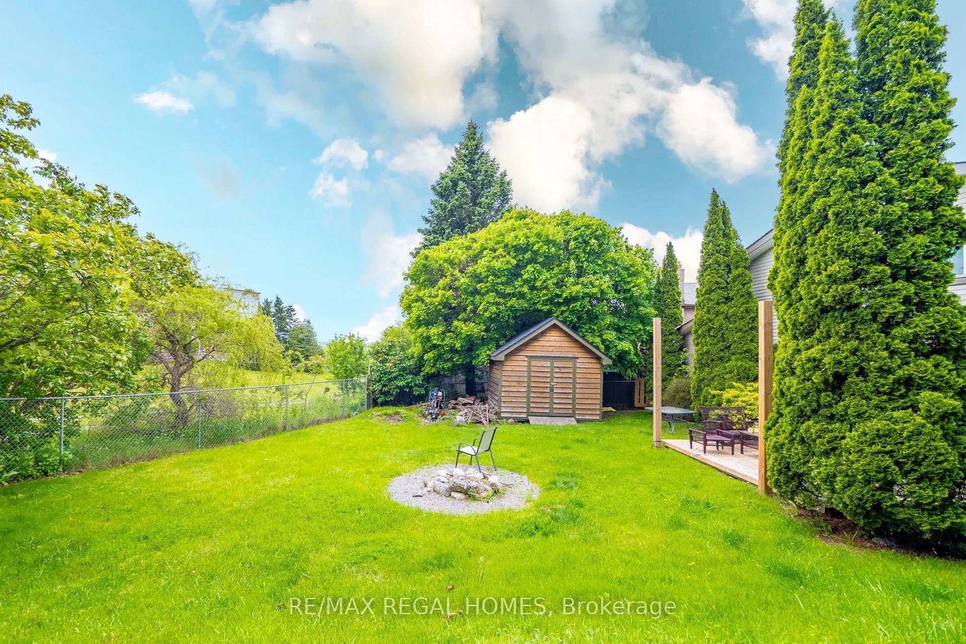 635 Capilano Crescent