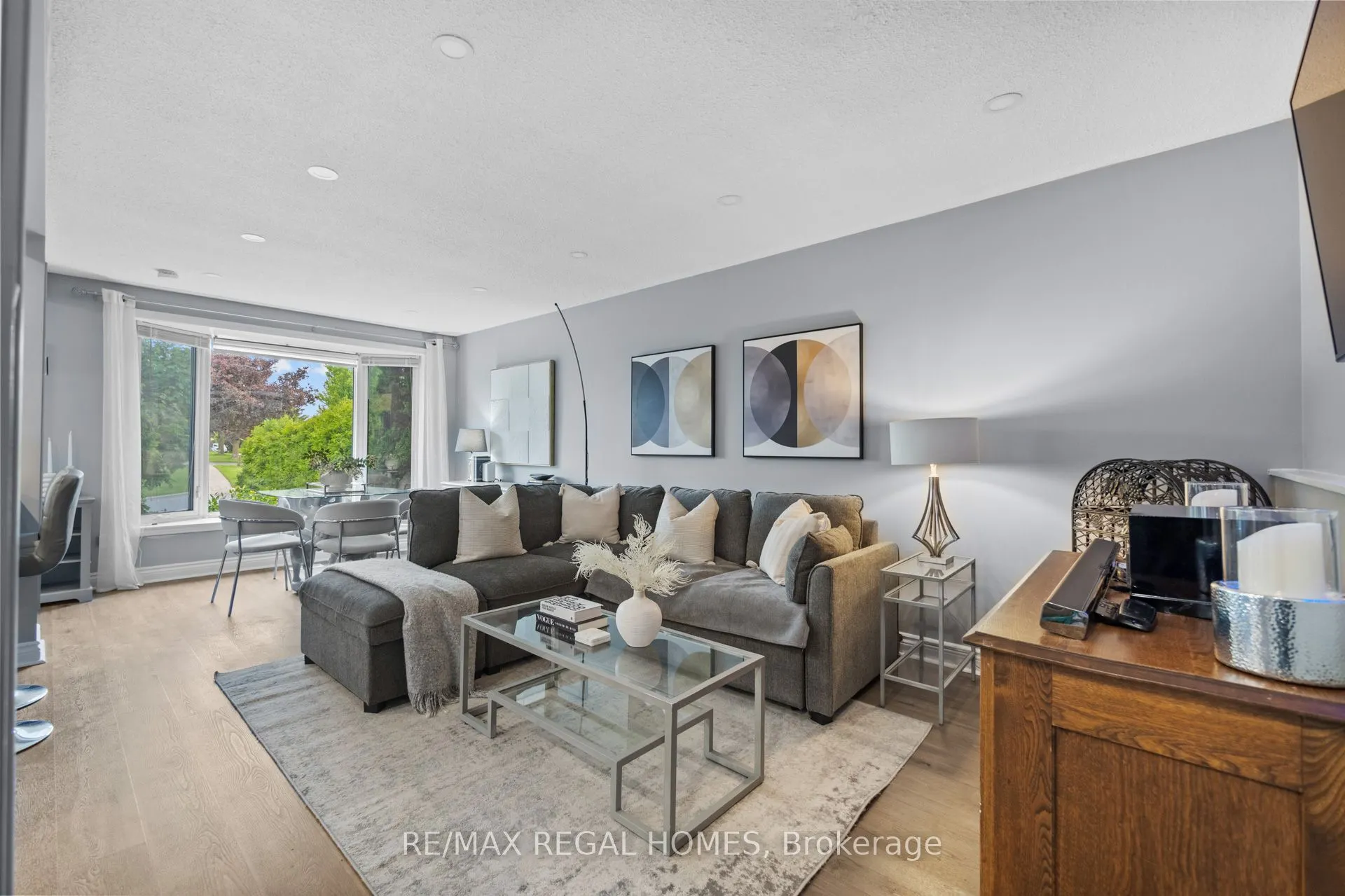 635 Capilano Crescent