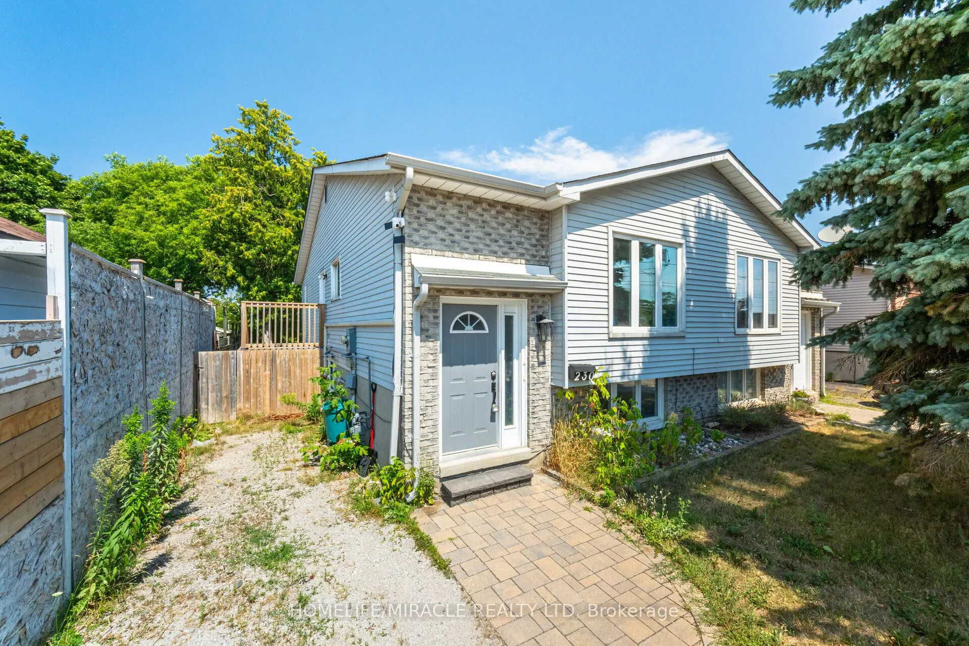 230 Taunton Road W