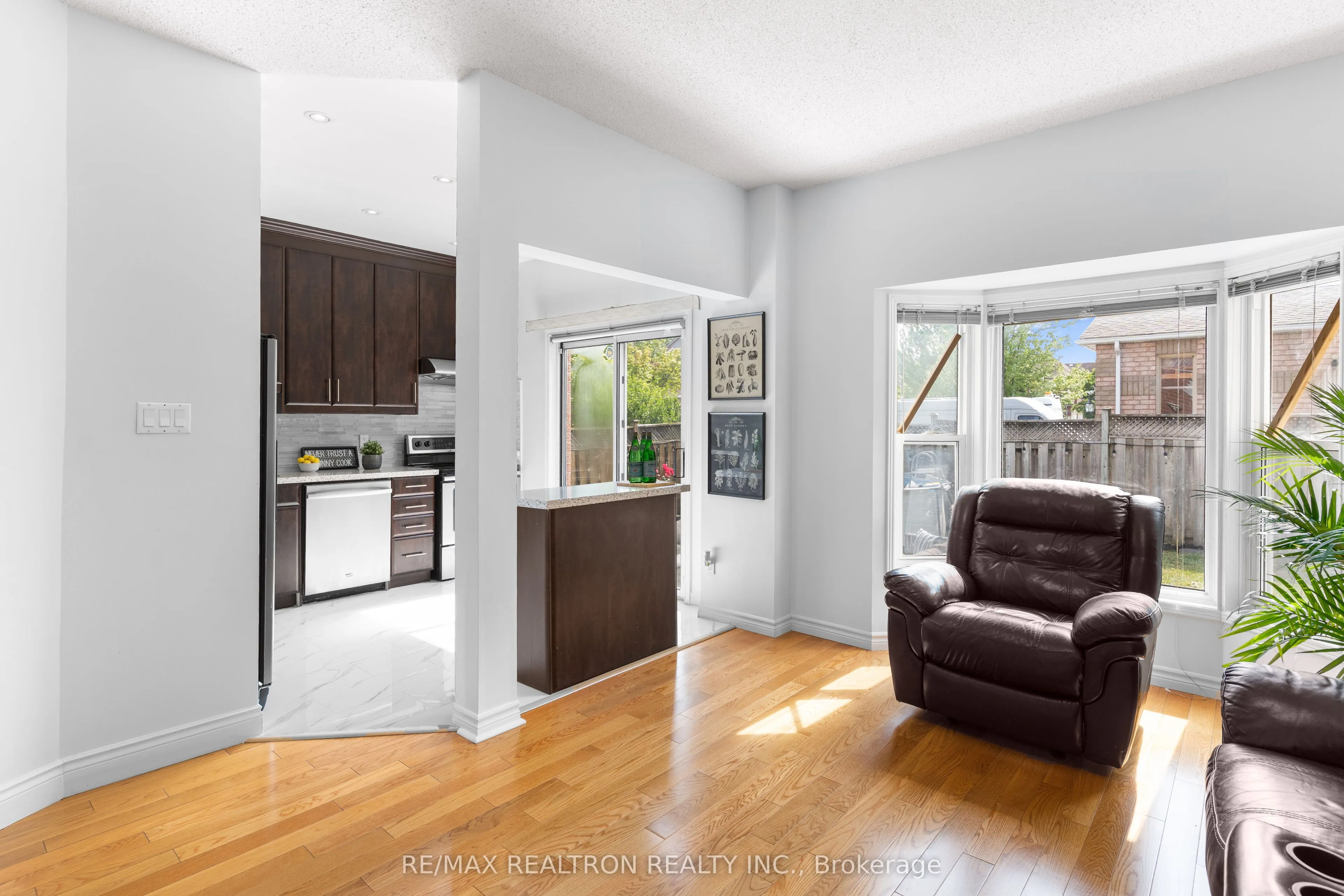 1520 Sandhurst Crescent