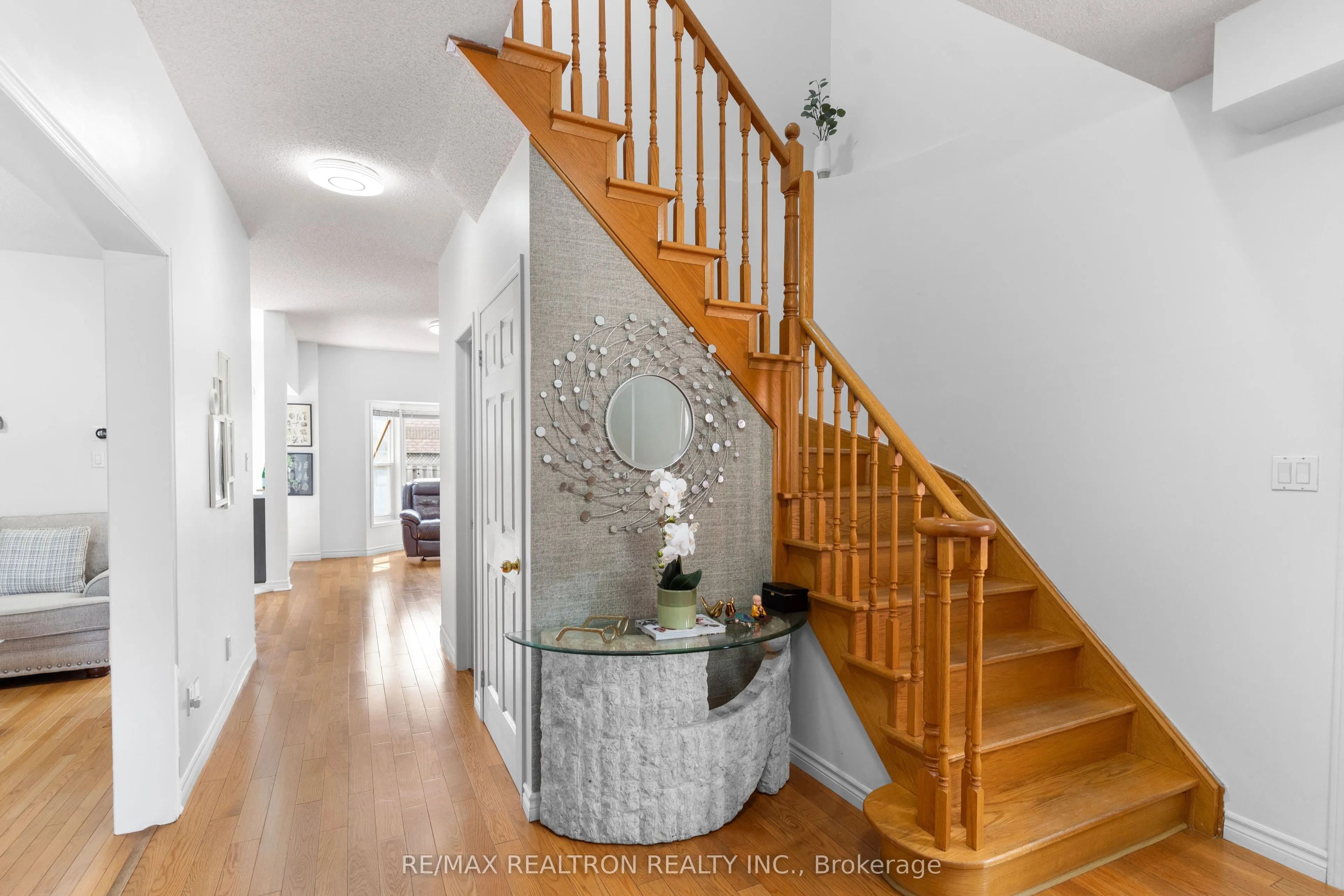 1520 Sandhurst Crescent