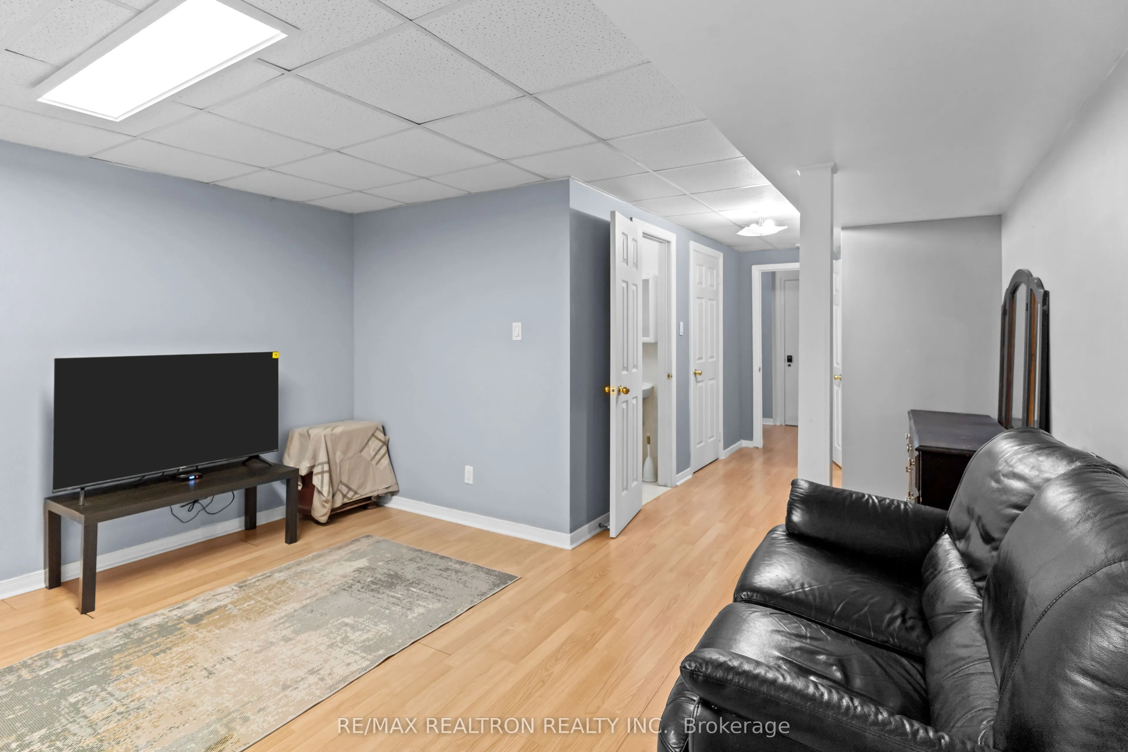 1520 Sandhurst Crescent