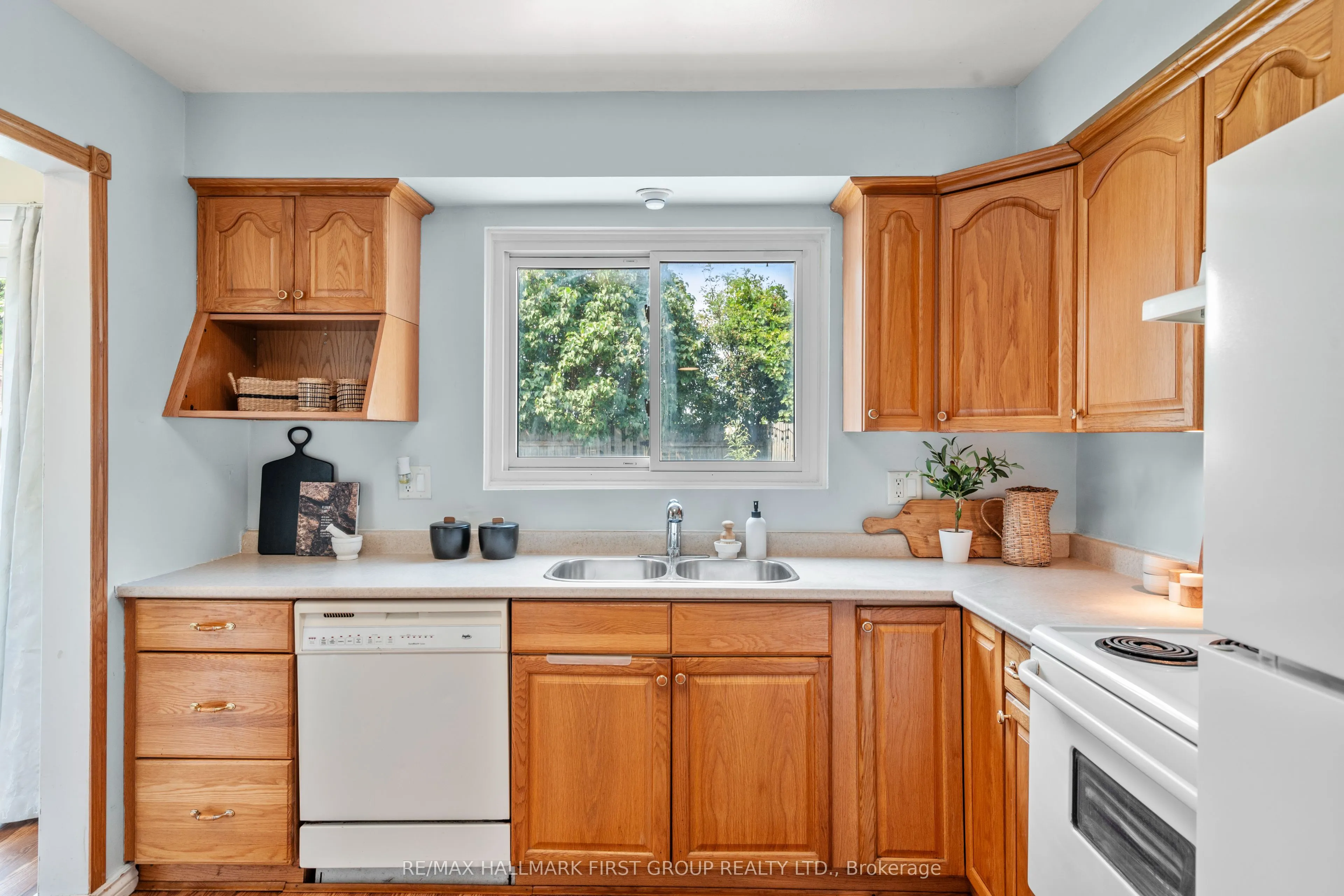 1257 Fenelon Crescent