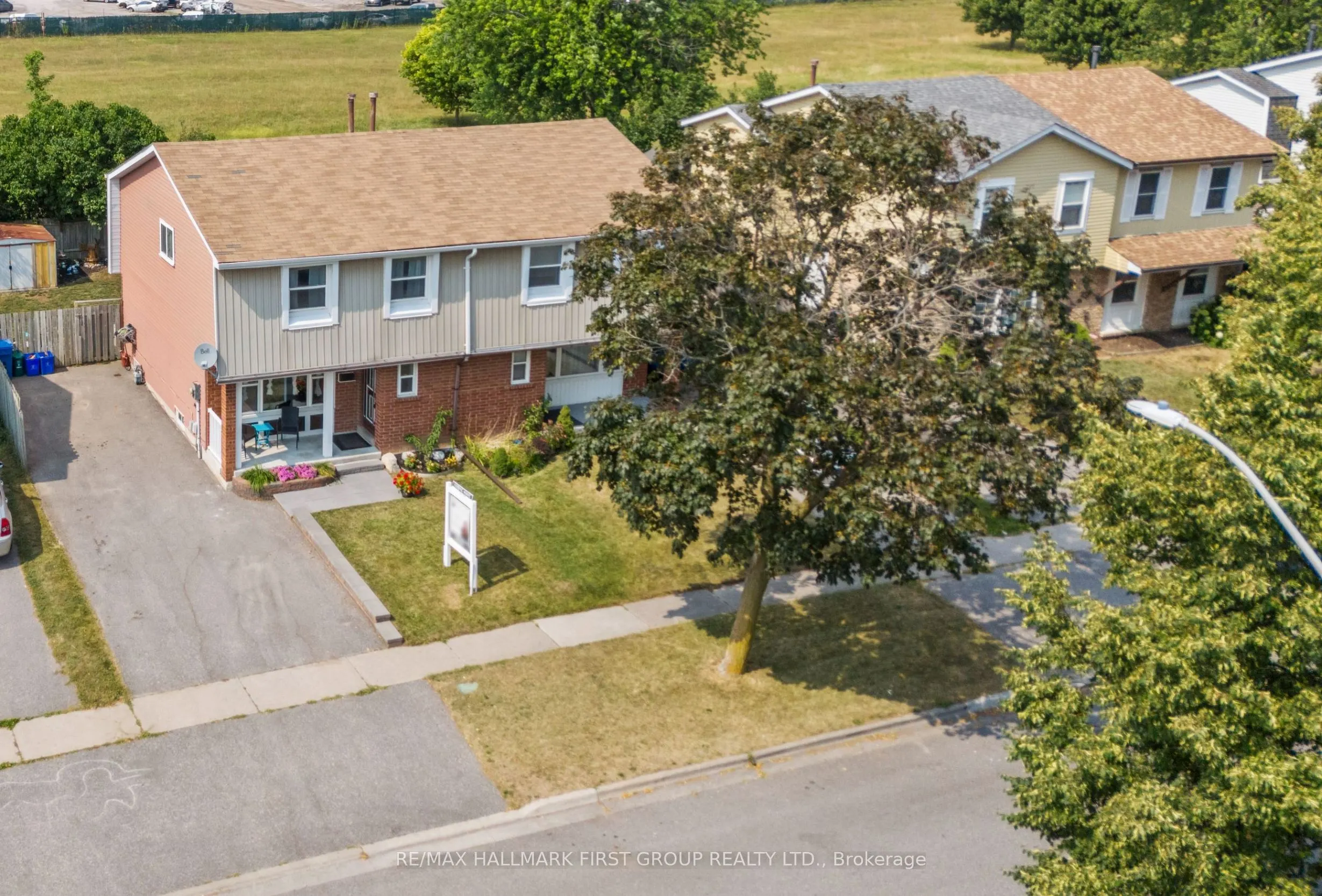 1257 Fenelon Crescent