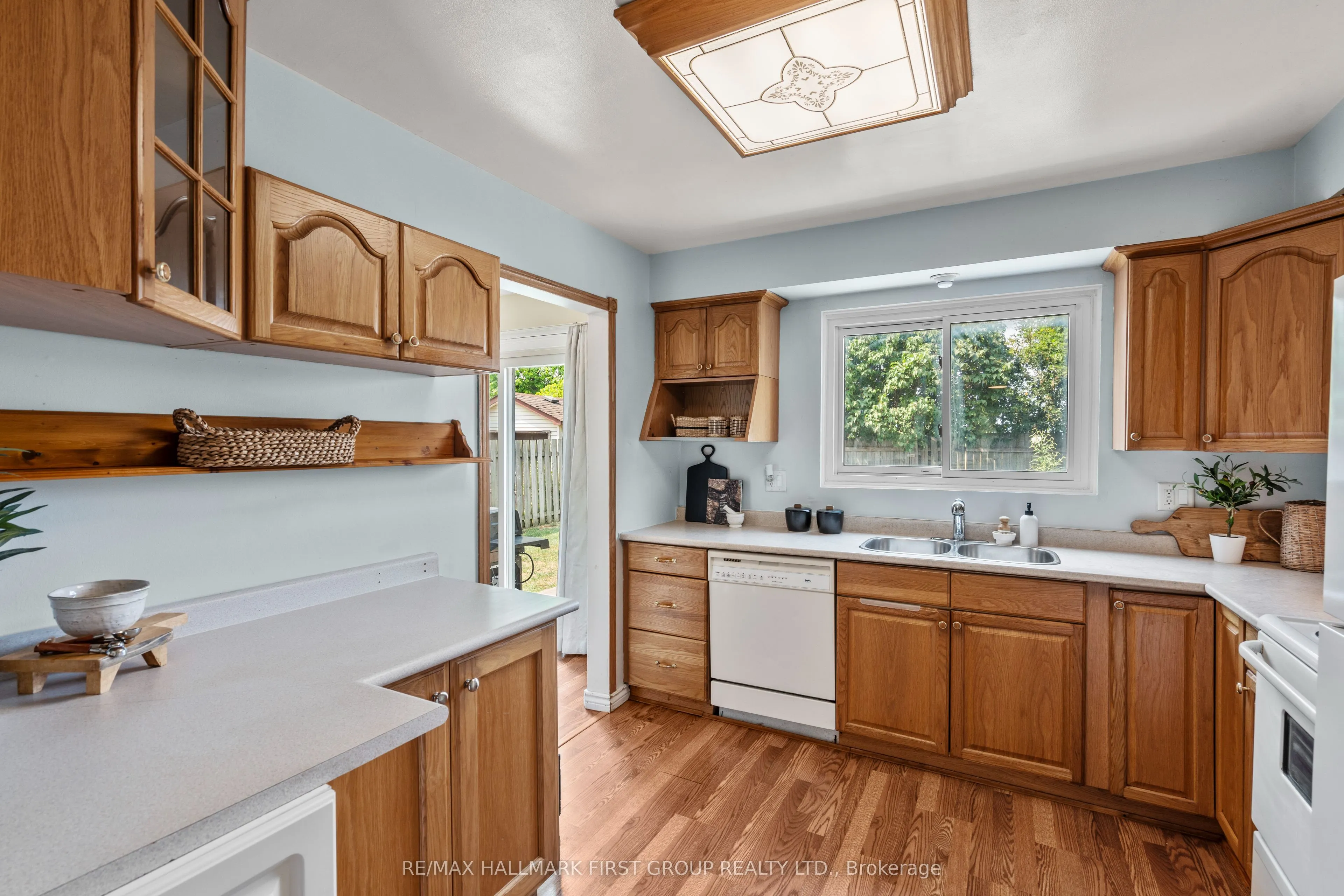 1257 Fenelon Crescent