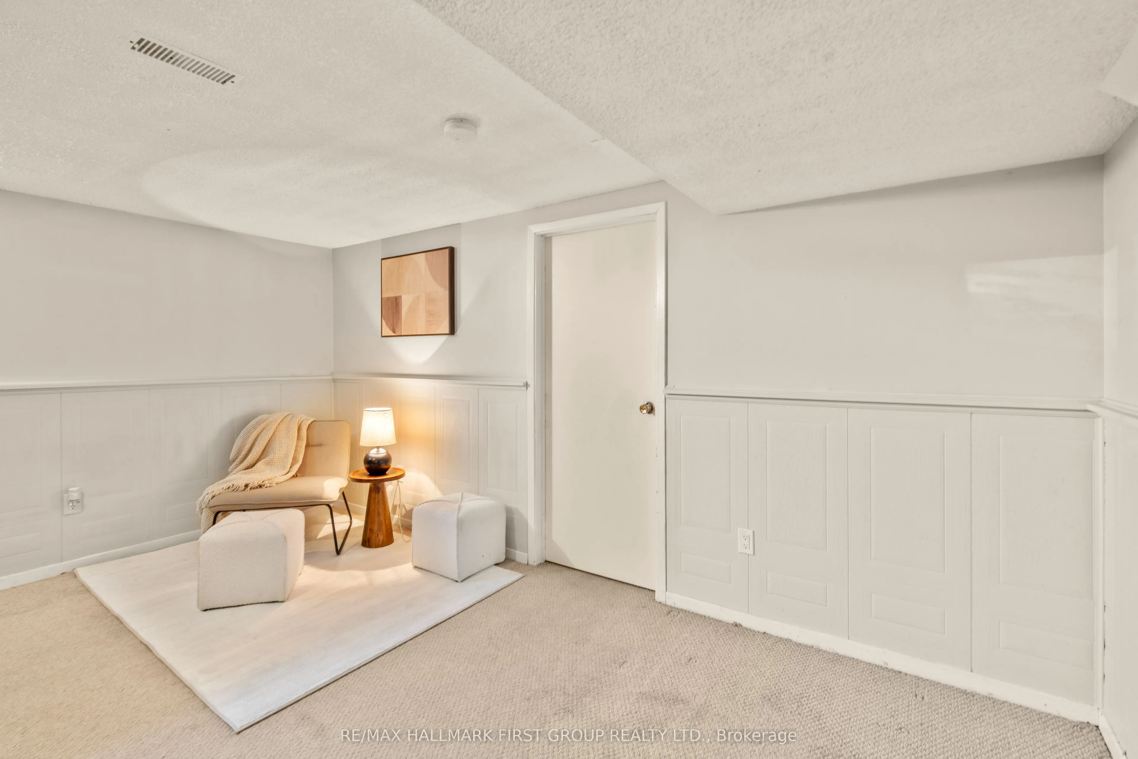 1257 Fenelon Crescent