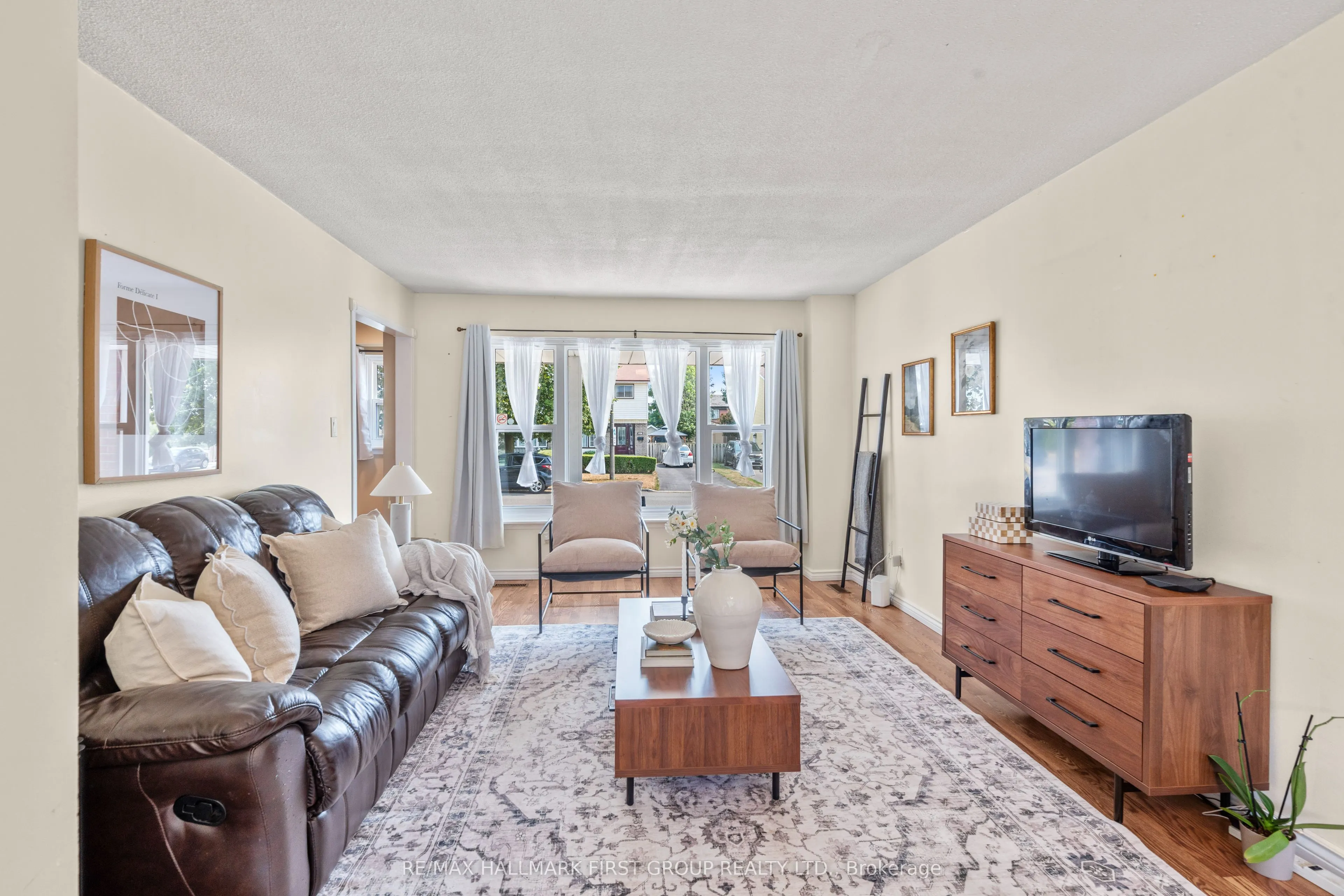 1257 Fenelon Crescent