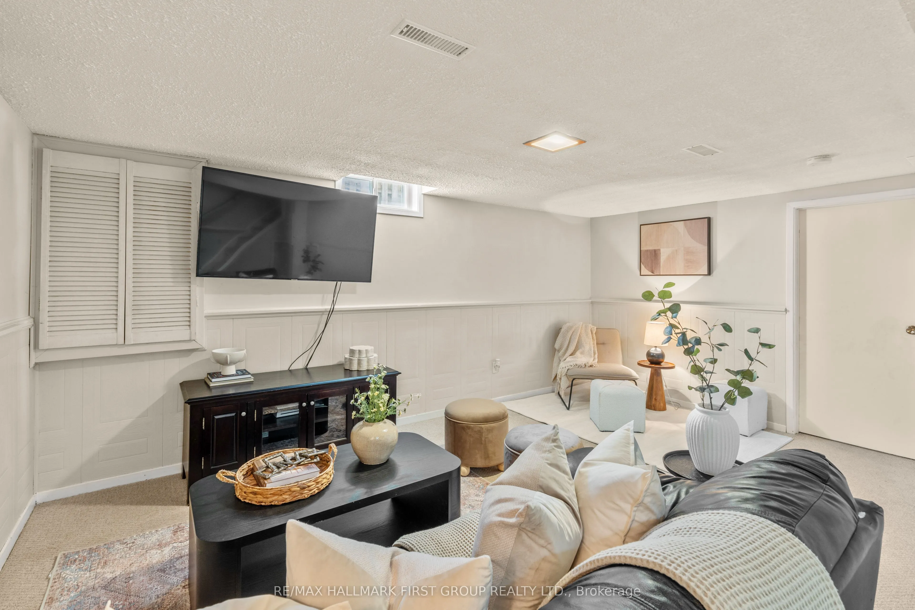 1257 Fenelon Crescent