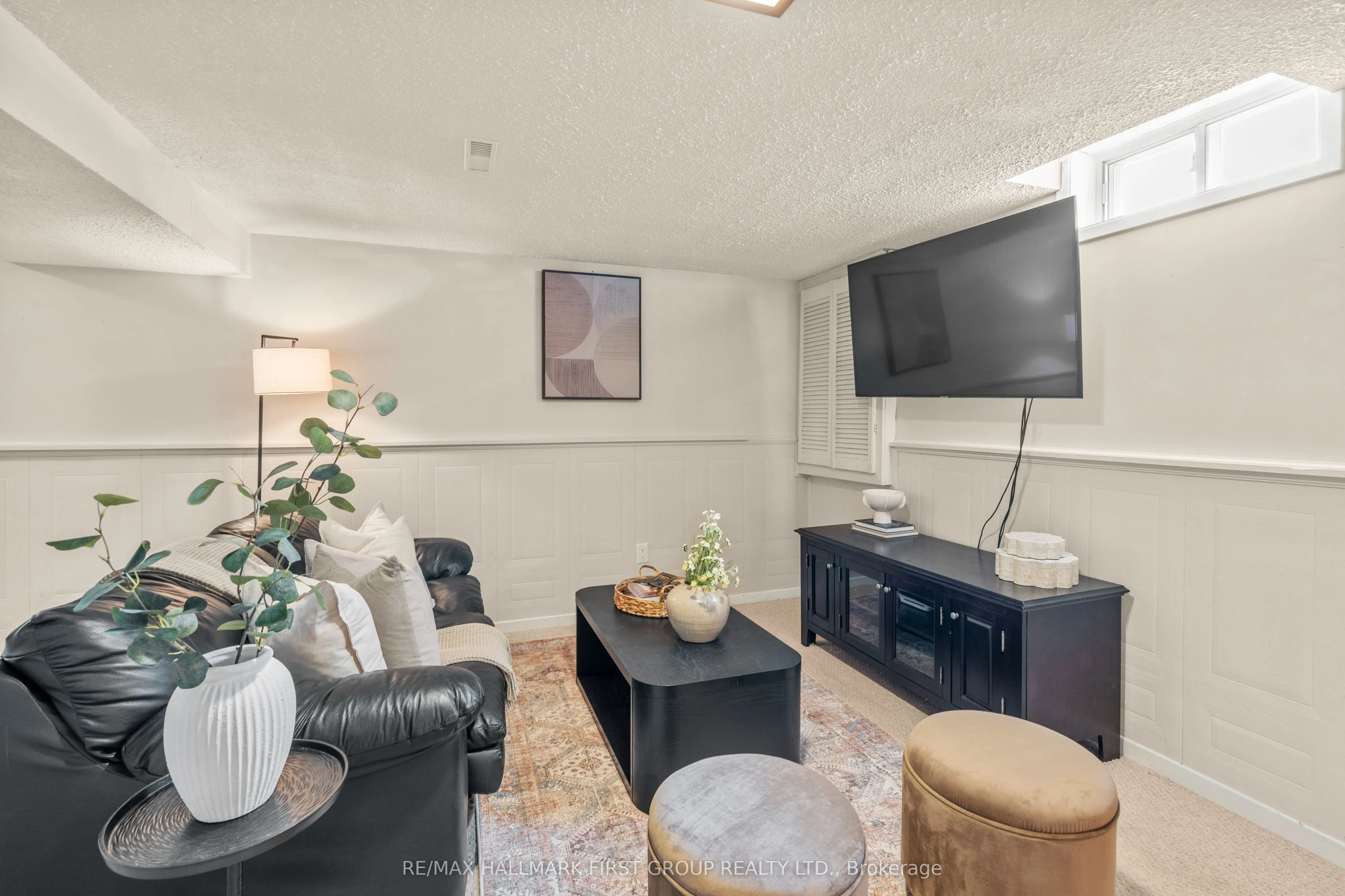 1257 Fenelon Crescent