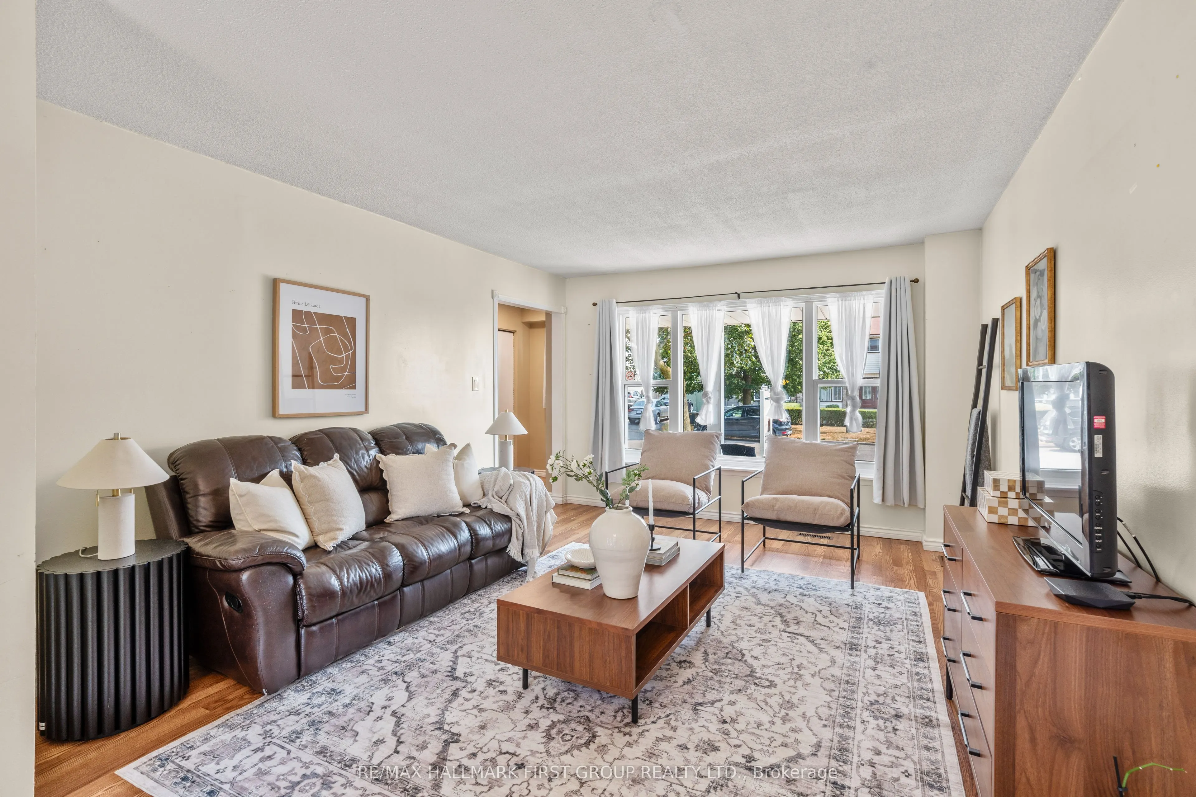 1257 Fenelon Crescent