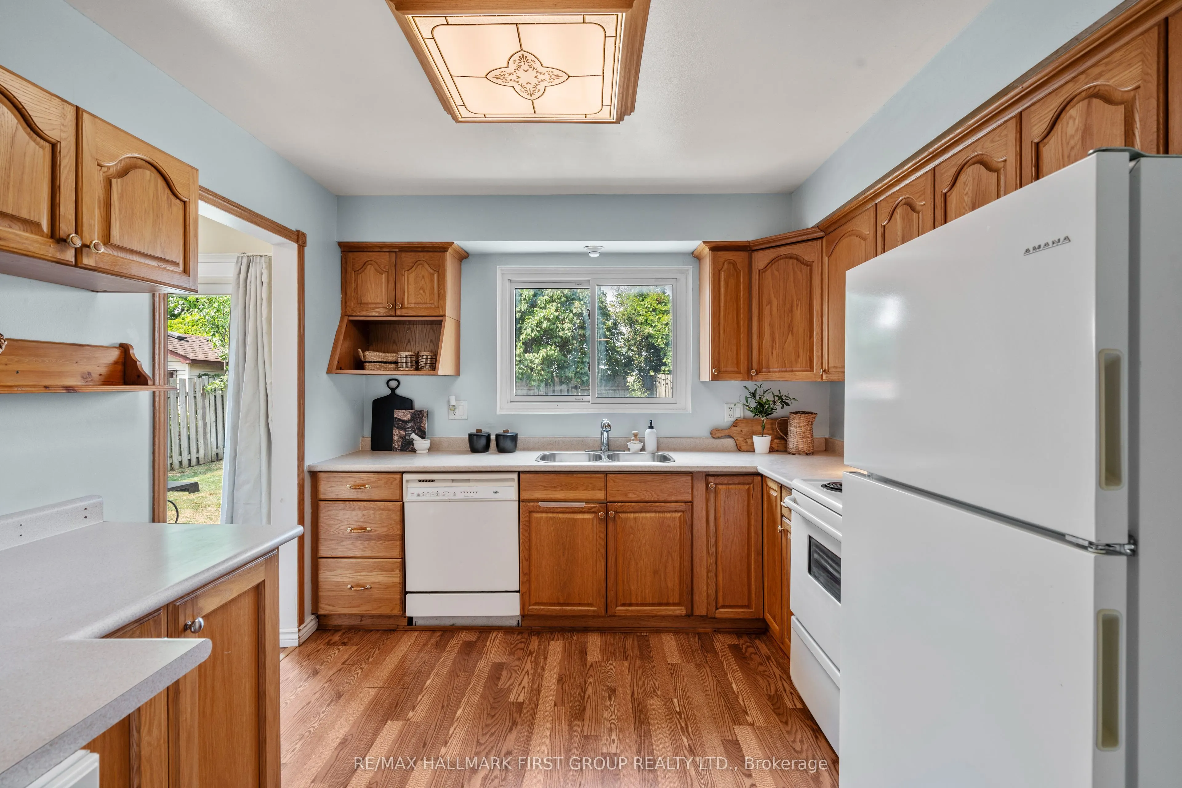 1257 Fenelon Crescent