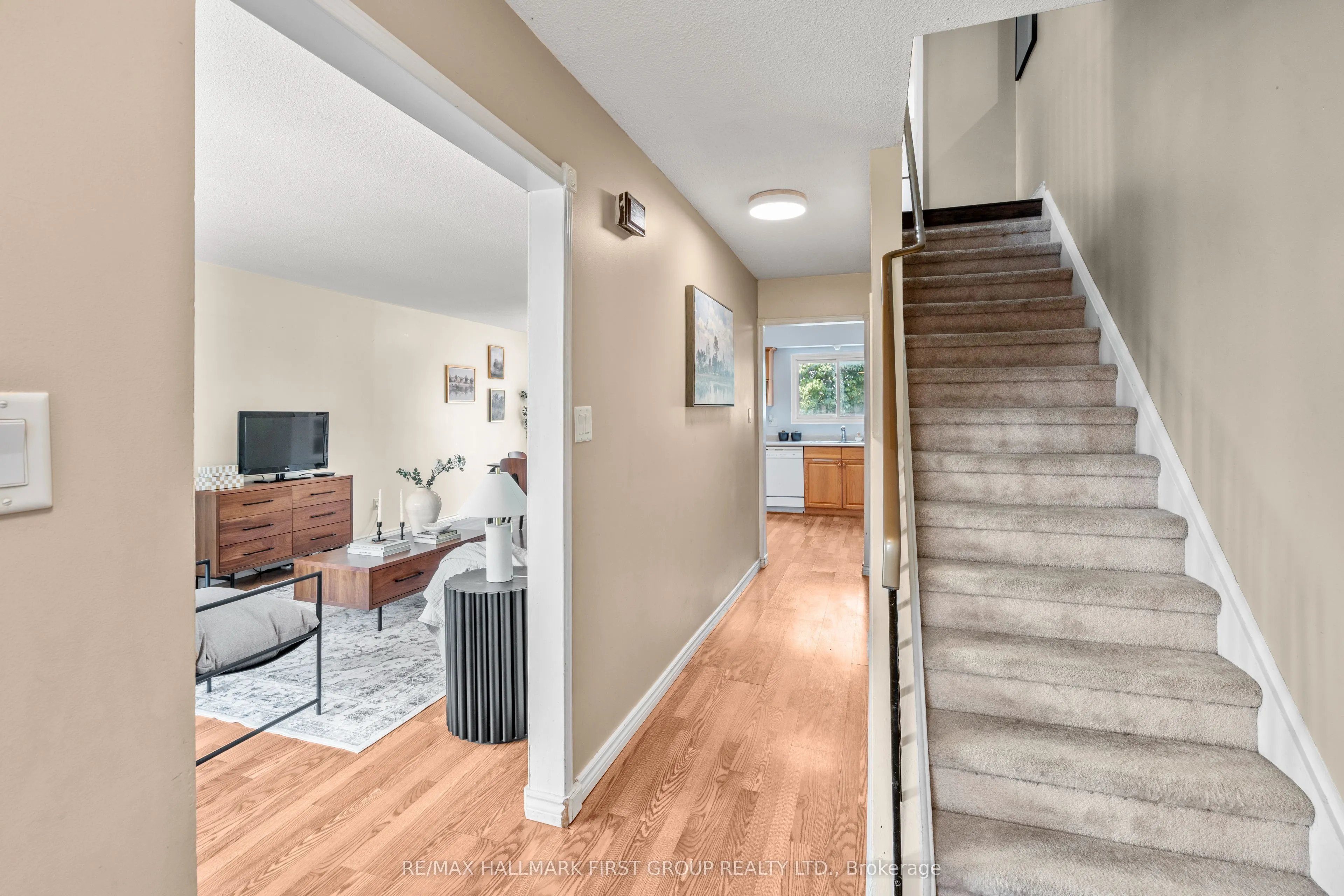 1257 Fenelon Crescent