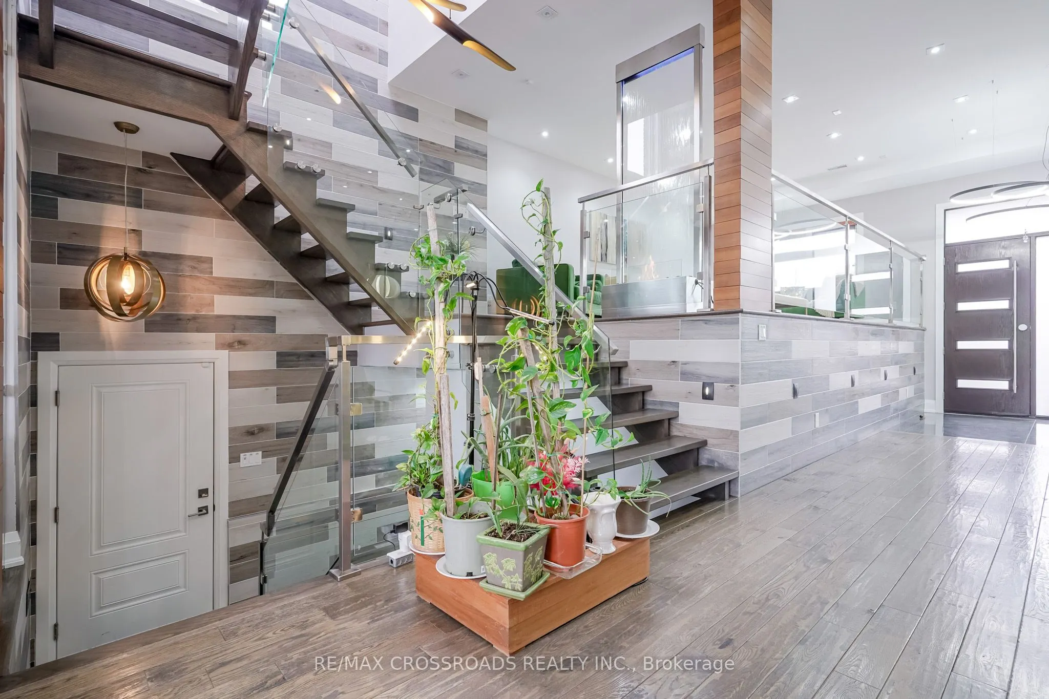 1A Roblin Avenue