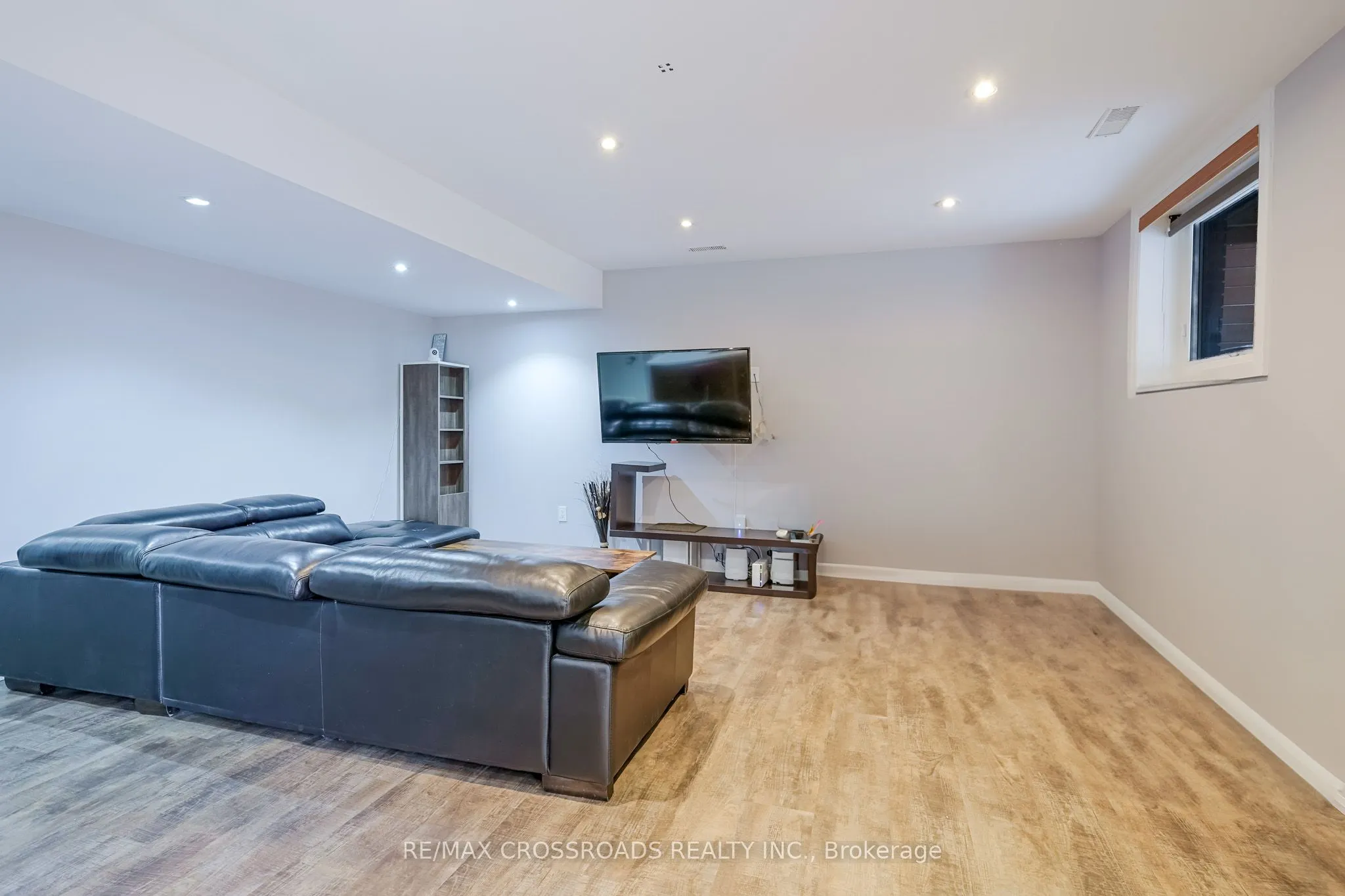1A Roblin Avenue