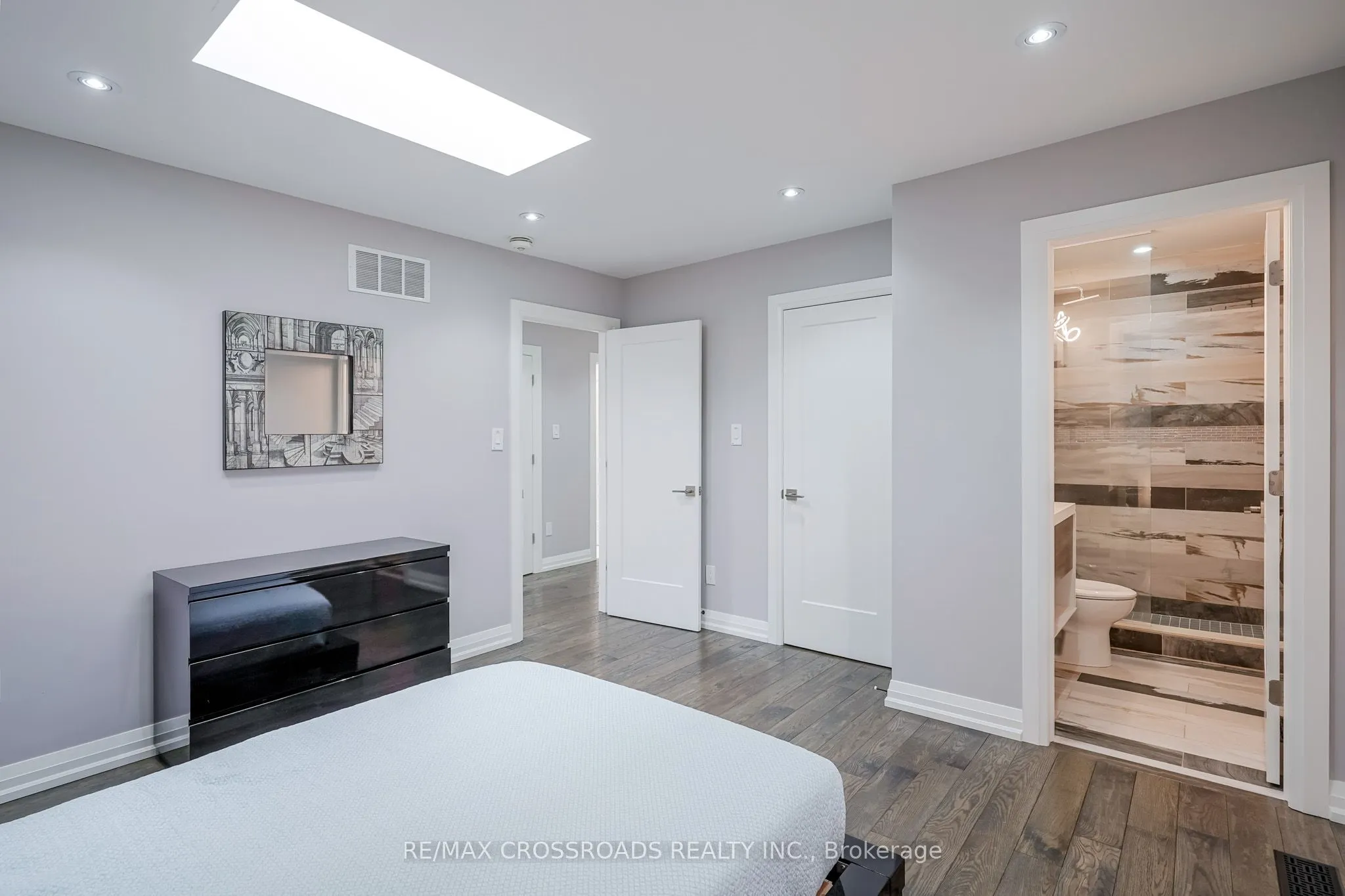 1A Roblin Avenue