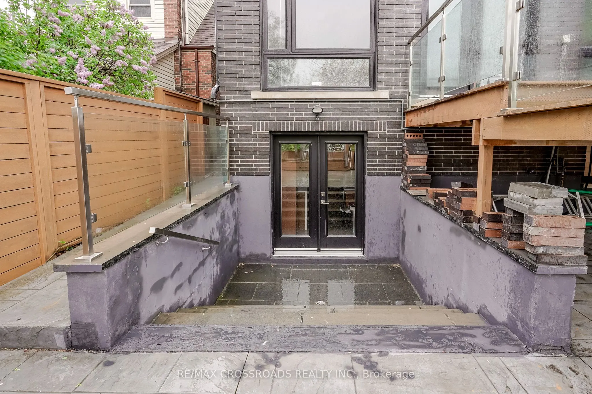 1A Roblin Avenue