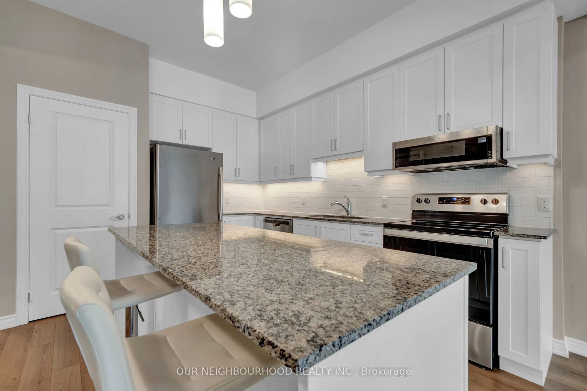 109 King Avenue E, #402