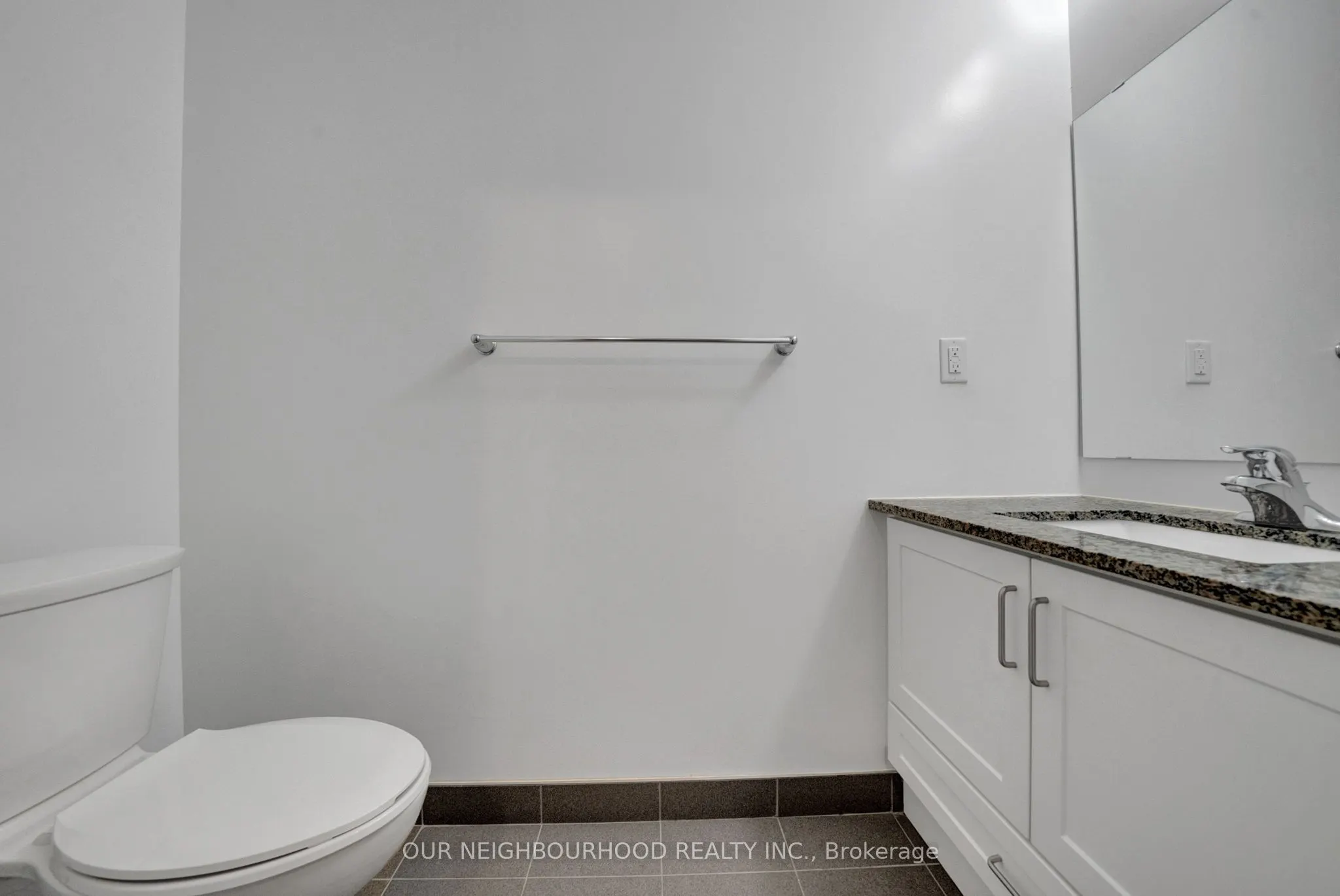 109 King Avenue E, #402