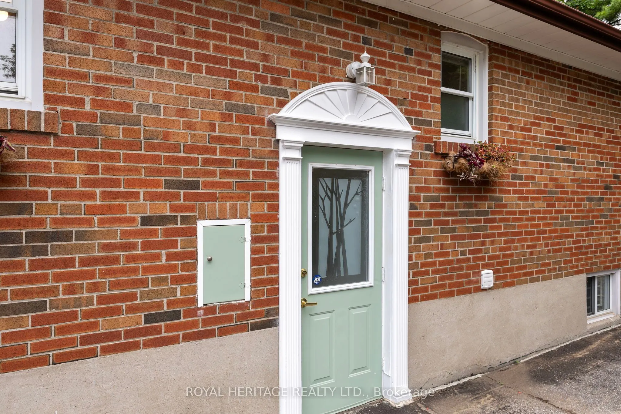 32 Beath Street