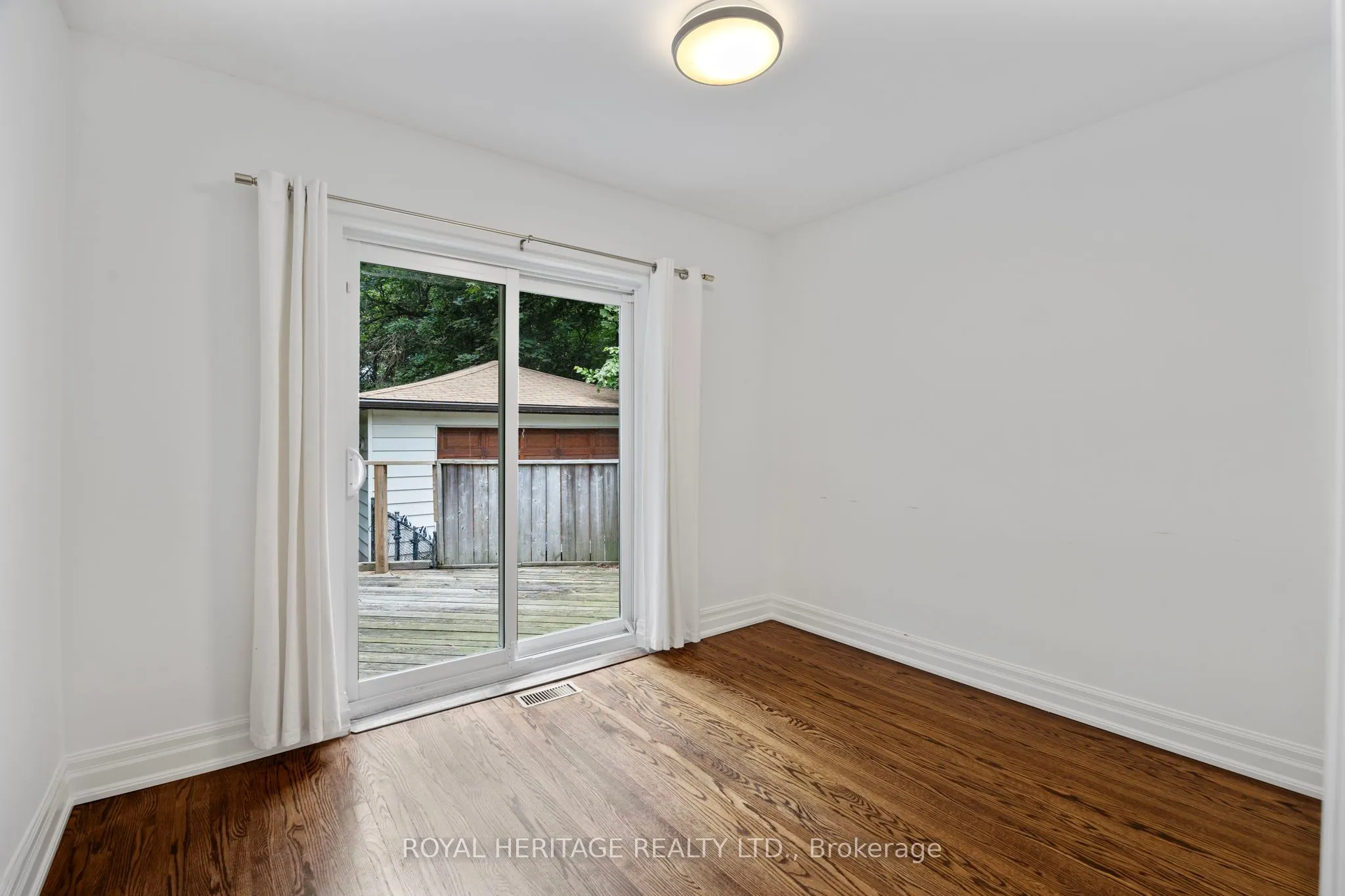 32 Beath Street