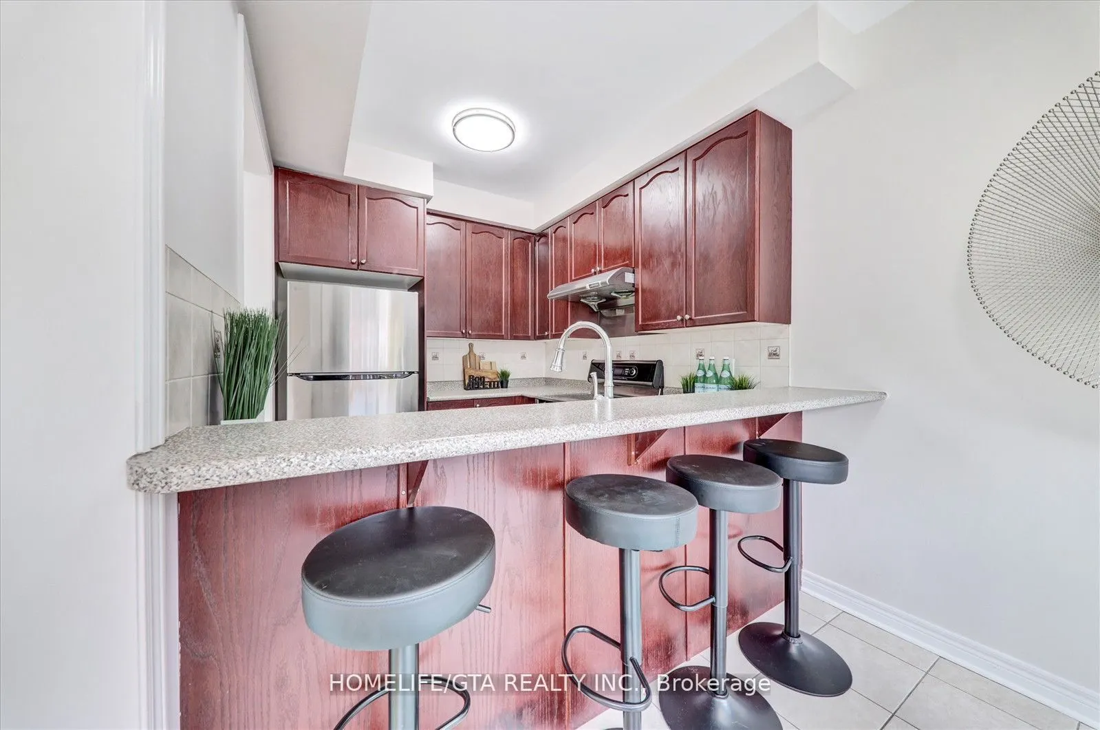 62 Wyper Square