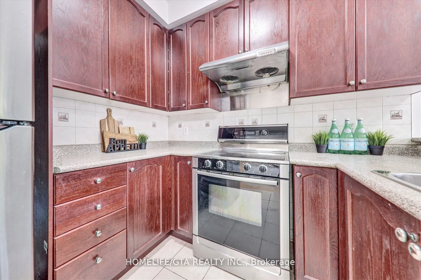 62 Wyper Square