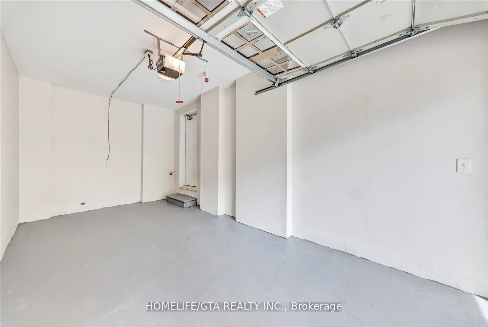 62 Wyper Square