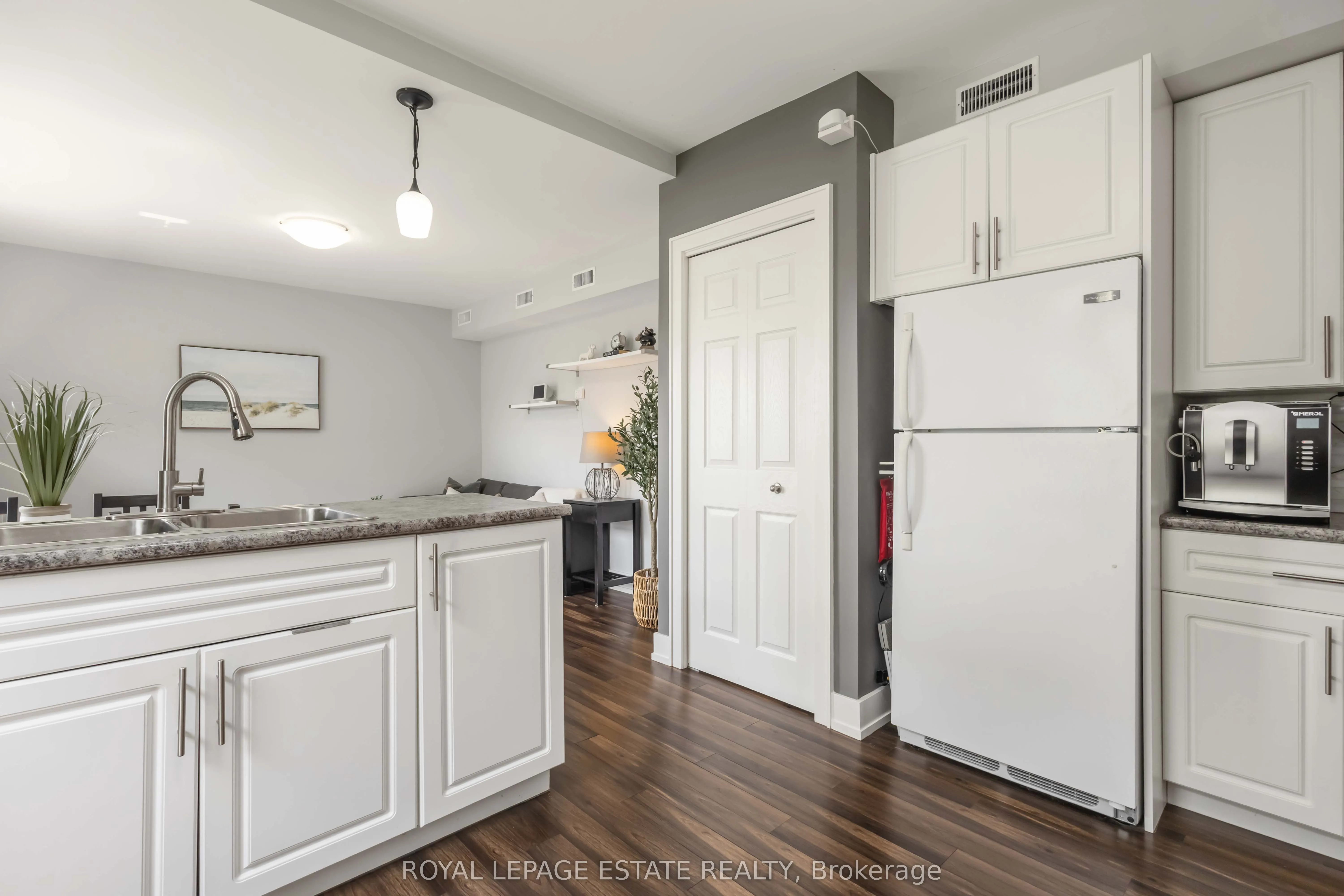 1008 Woodbine Avenue