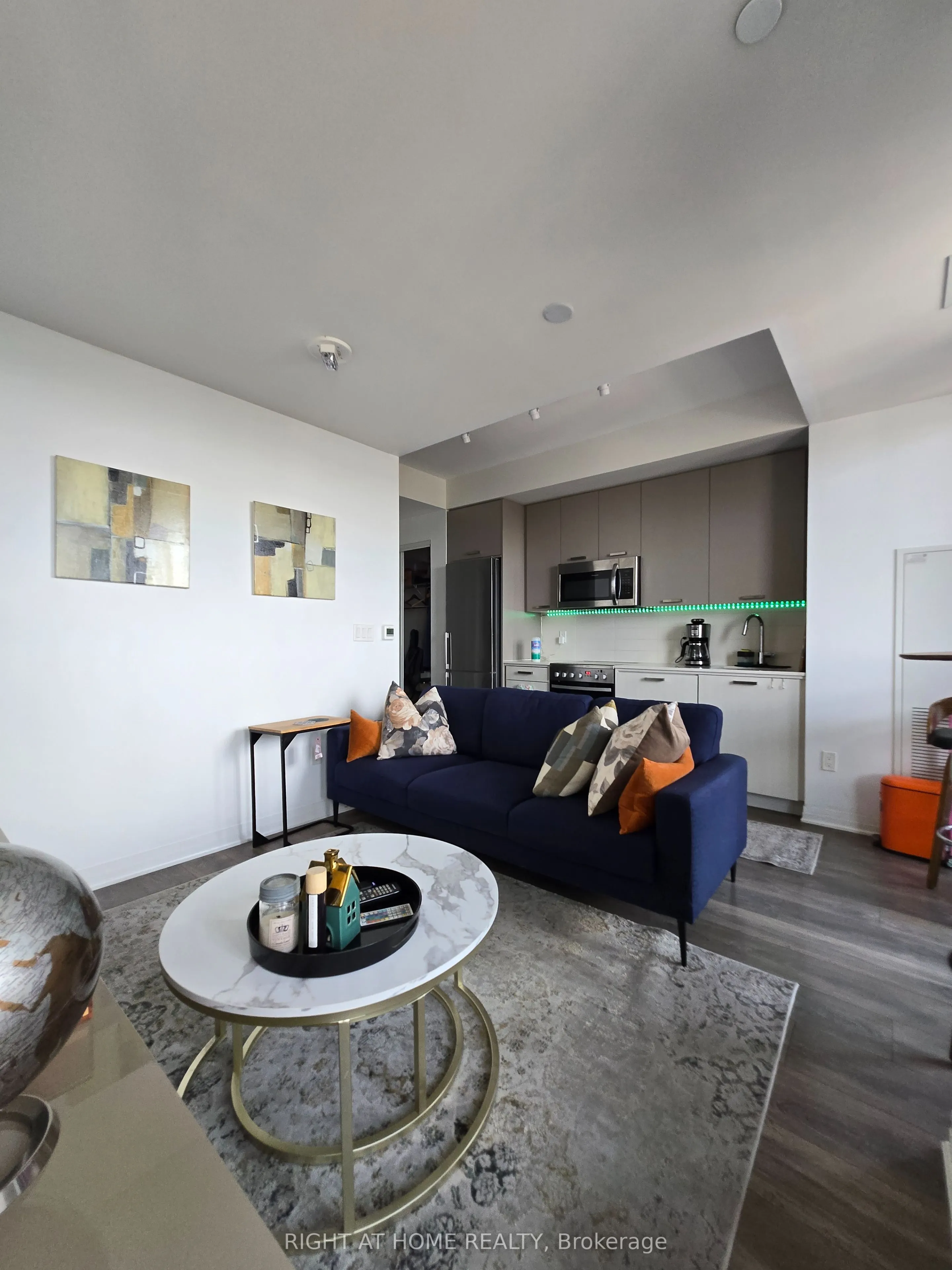 2301 Danforth Avenue E, #715