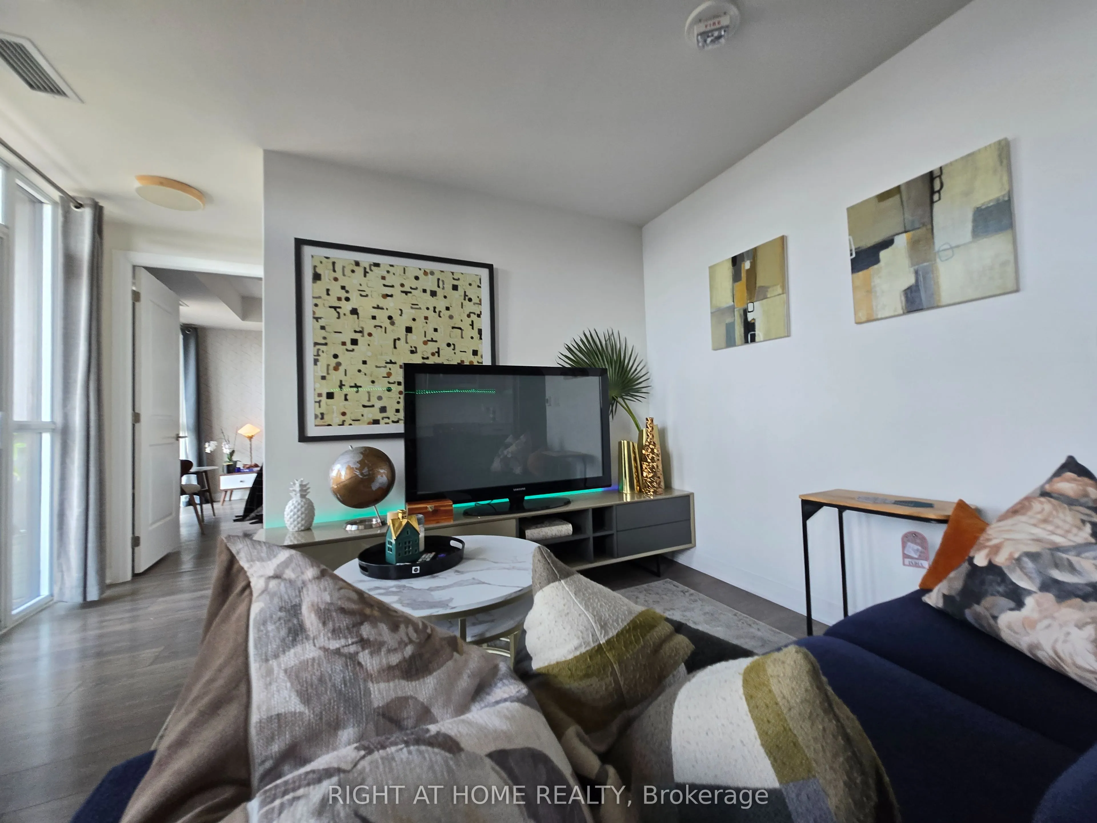 2301 Danforth Avenue E, #715