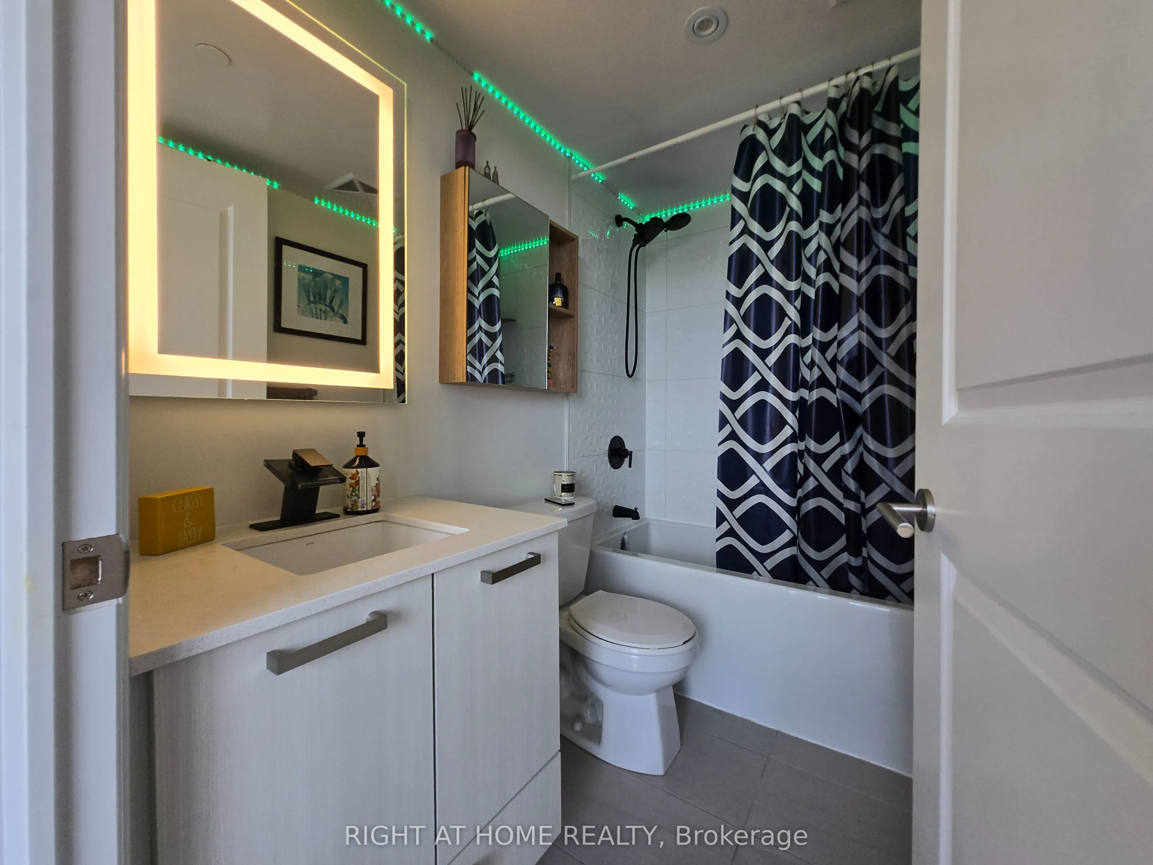 2301 Danforth Avenue E, #715
