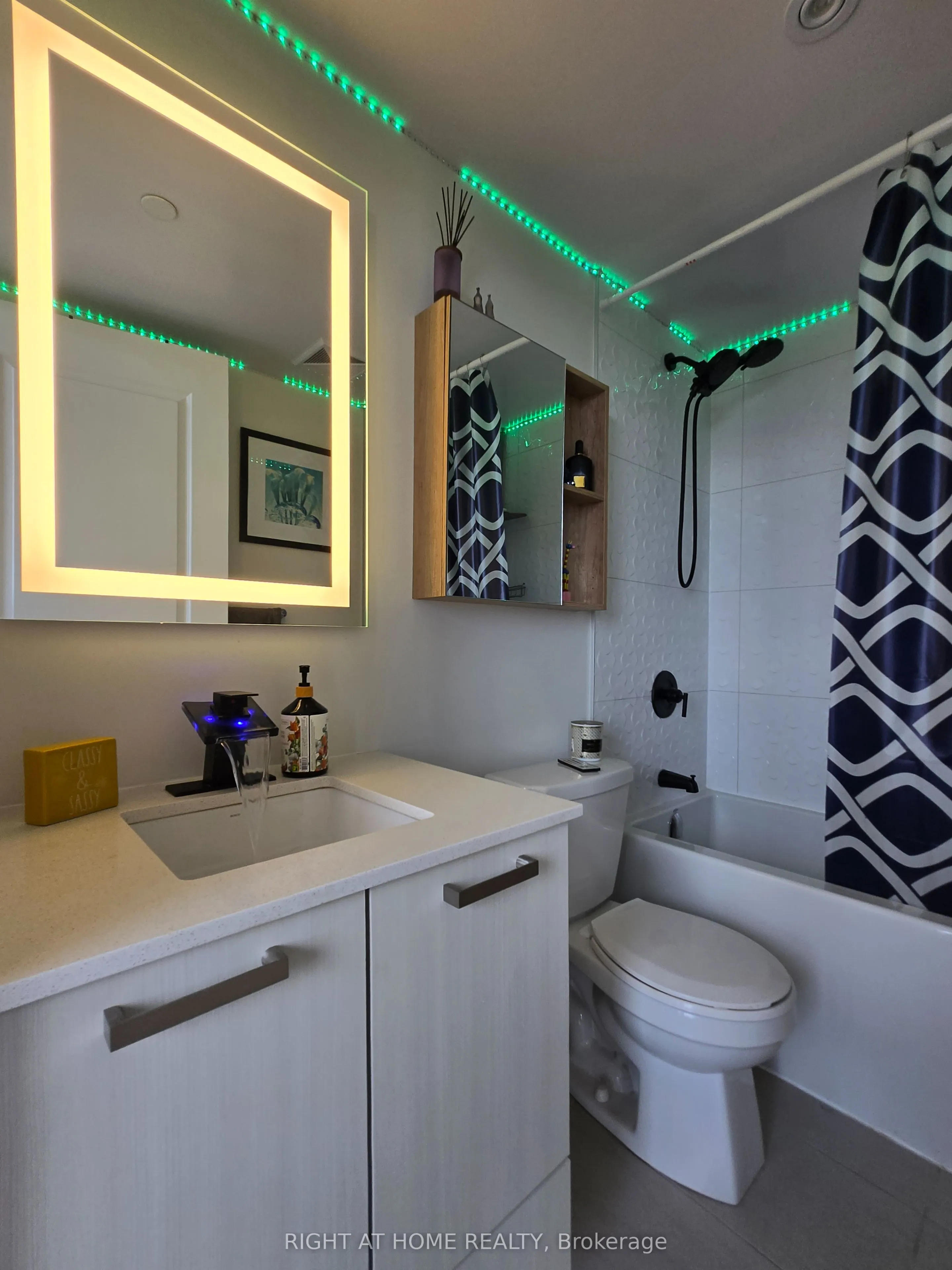 2301 Danforth Avenue E, #715