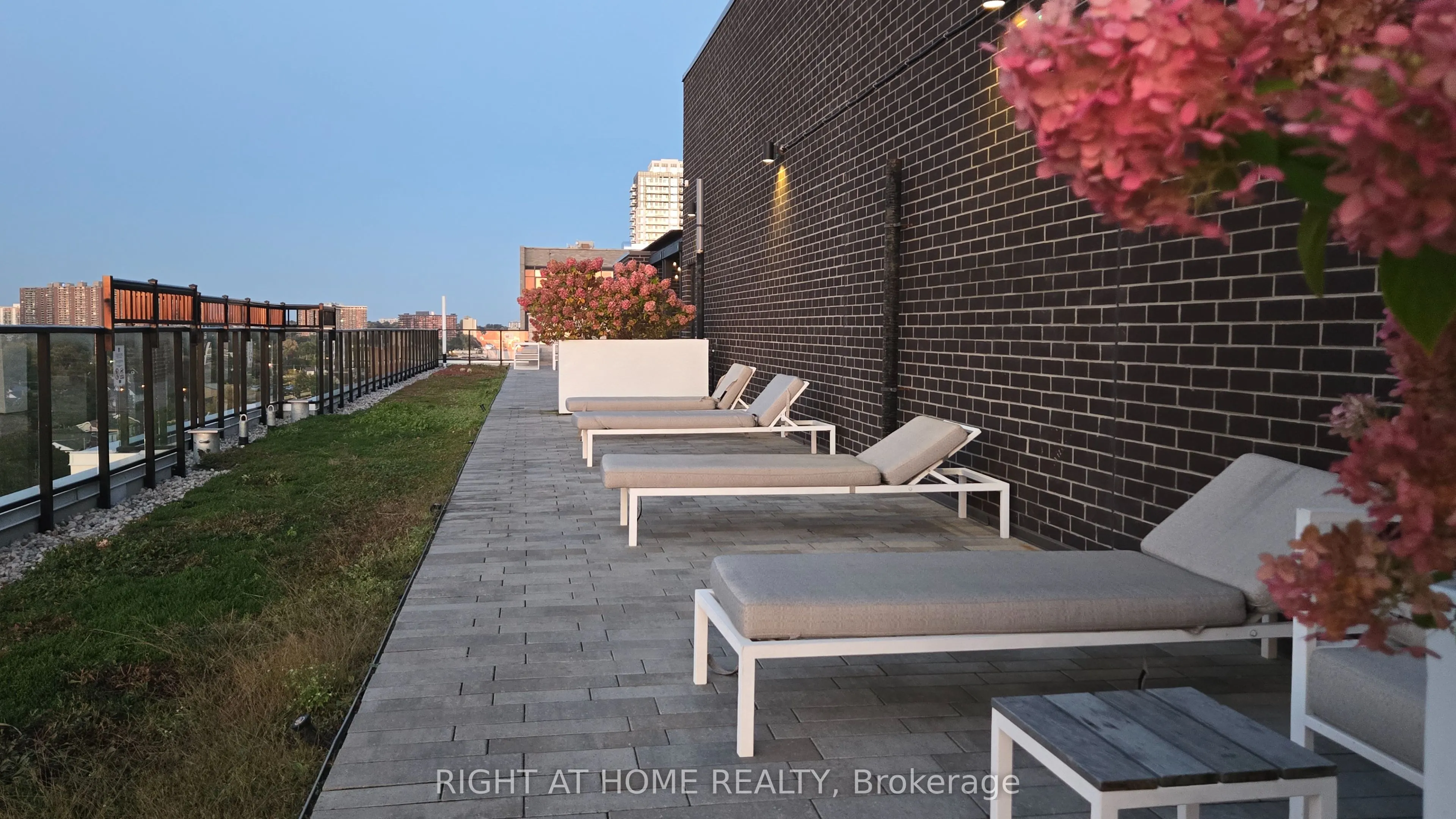 2301 Danforth Avenue E, #715