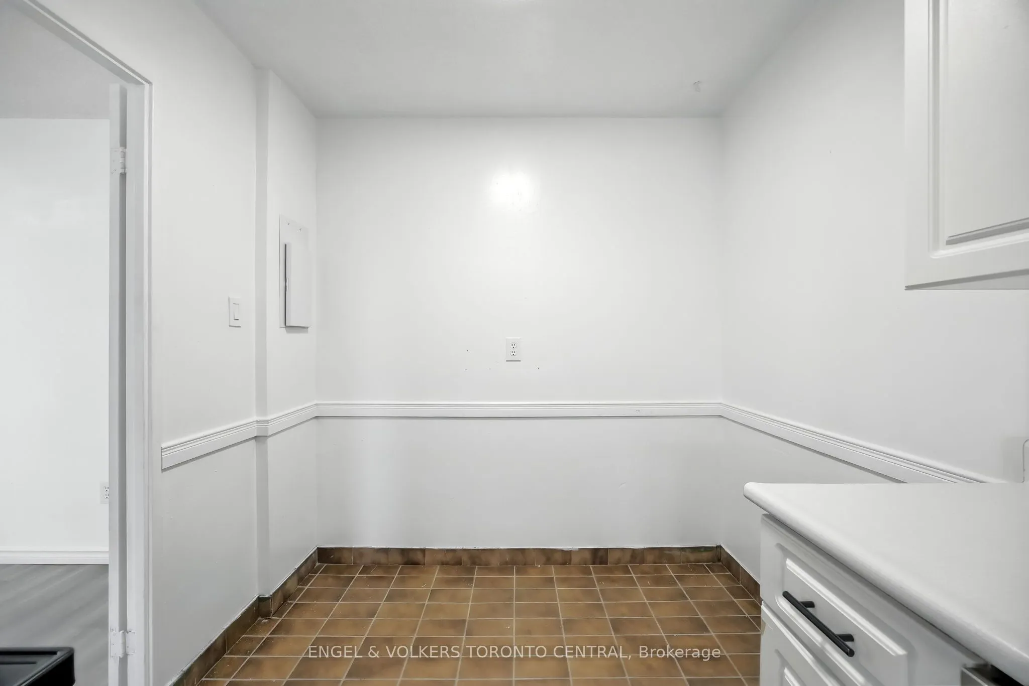 1210 Radom Street, #910