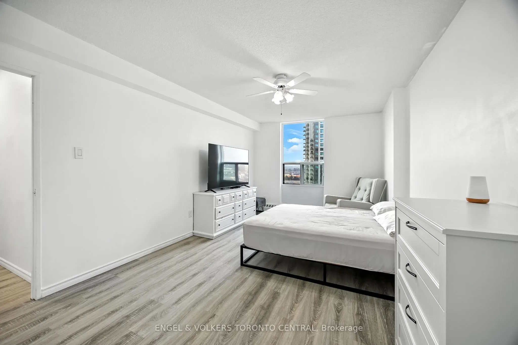 1210 Radom Street, #910