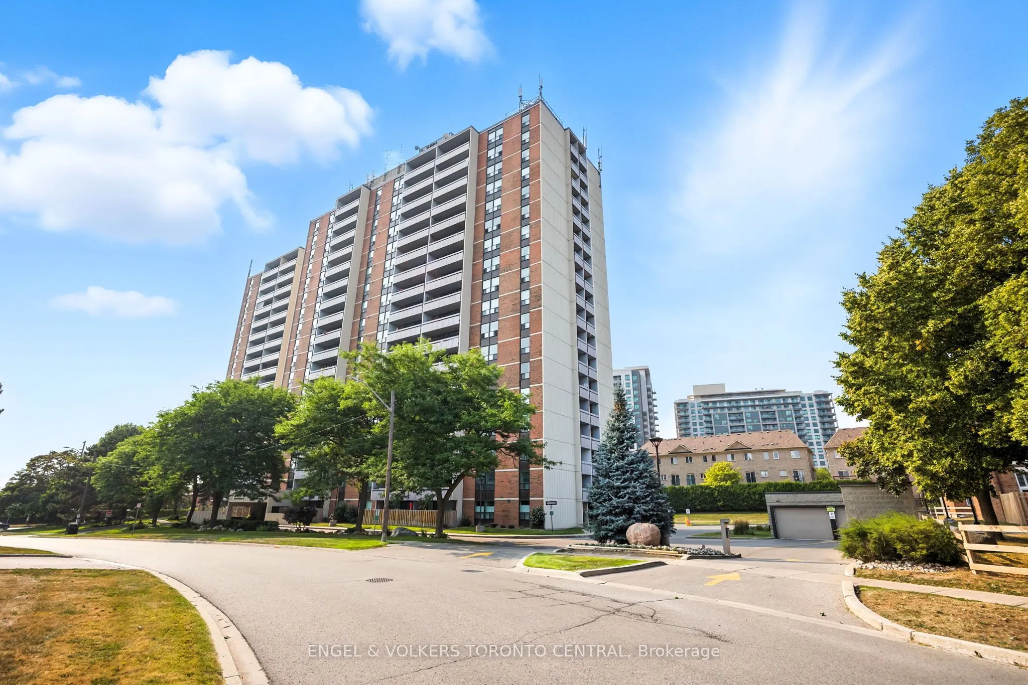 1210 Radom Street, #910
